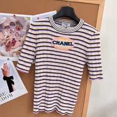 🆕Chanel早春马卡龙条纹镂空针织短袖,温柔马卡龙条纹,少女感针织短袖太戳人!早春氛围感刚需针织上衣,甜而不腻的粉黄藏 🆕Chanel早春马卡龙条纹镂空针织短袖,温柔马卡龙条纹,少女感针织短袖太戳人!早春氛围感刚需针织上衣,甜而不腻的粉黄藏