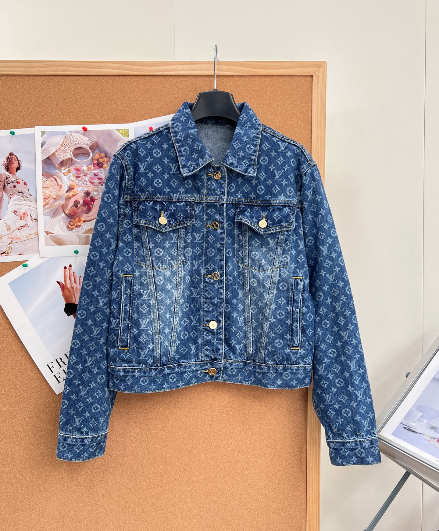 🆕26款秋冬新品Louis Vuitton 路易威登，激光烧花满印Logo系列牛仔外套 明星同款，小版女款设计激光裁片烧