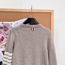 🆕Thom Browne秋冬可拆卸🎀蝴蝶结圆领羊毛针织衫✨学院少女氛围感天花板 专柜火爆款,顶级版本完整还原专柜细节! 🆕Thom Browne秋冬可拆卸🎀蝴蝶结圆领羊毛针织衫✨学院少女氛围感天花板 专柜火爆款,顶级版本完整还原专柜细节!