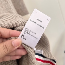 🆕Thom Browne秋冬可拆卸🎀蝴蝶结圆领羊毛针织衫✨学院少女氛围感天花板 专柜火爆款,顶级版本完整还原专柜细节! 🆕Thom Browne秋冬可拆卸🎀蝴蝶结圆领羊毛针织衫✨学院少女氛围感天花板 专柜火爆款,顶级版本完整还原专柜细节!