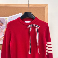 🆕Thom Browne秋冬可拆卸🎀蝴蝶结圆领羊毛针织衫✨学院少女氛围感天花板 专柜火爆款,顶级版本完整还原专柜细节! 🆕Thom Browne秋冬可拆卸🎀蝴蝶结圆领羊毛针织衫✨学院少女氛围感天花板 专柜火爆款,顶级版本完整还原专柜细节!