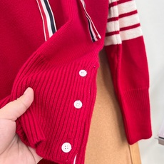 🆕Thom Browne秋冬可拆卸🎀蝴蝶结圆领羊毛针织衫✨学院少女氛围感天花板 专柜火爆款,顶级版本完整还原专柜细节! 🆕Thom Browne秋冬可拆卸🎀蝴蝶结圆领羊毛针织衫✨学院少女氛围感天花板 专柜火爆款,顶级版本完整还原专柜细节!