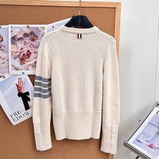 🆕Thom Browne秋冬可拆卸🎀蝴蝶结圆领羊毛针织衫✨学院少女氛围感天花板 专柜火爆款,顶级版本完整还原专柜细节! 🆕Thom Browne秋冬可拆卸🎀蝴蝶结圆领羊毛针织衫✨学院少女氛围感天花板 专柜火爆款,顶级版本完整还原专柜细节!