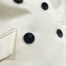 🆕DIOR26SS秋冬双排扣短西装✨法式贵气通勤战袍,高定感短款西装!面料是77%羊毛+23%桑蚕丝,混纺材质兼顾挺括度 🆕DIOR26SS秋冬双排扣短西装✨法式贵气通勤战袍,高定感短款西装!面料是77%羊毛+23%桑蚕丝,混纺材质兼顾挺括度