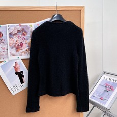 🆕Miu Miu26早秋圆领拉链针织开衫✨软糯千金氛围感,软糯圈圈纱针织面料,蓬松毛茸茸肌理,触感温柔,上身轻盈。 简约 🆕Miu Miu26早秋圆领拉链针织开衫✨软糯千金氛围感,软糯圈圈纱针织面料,蓬松毛茸茸肌理,触感温柔,上身轻盈。 简约