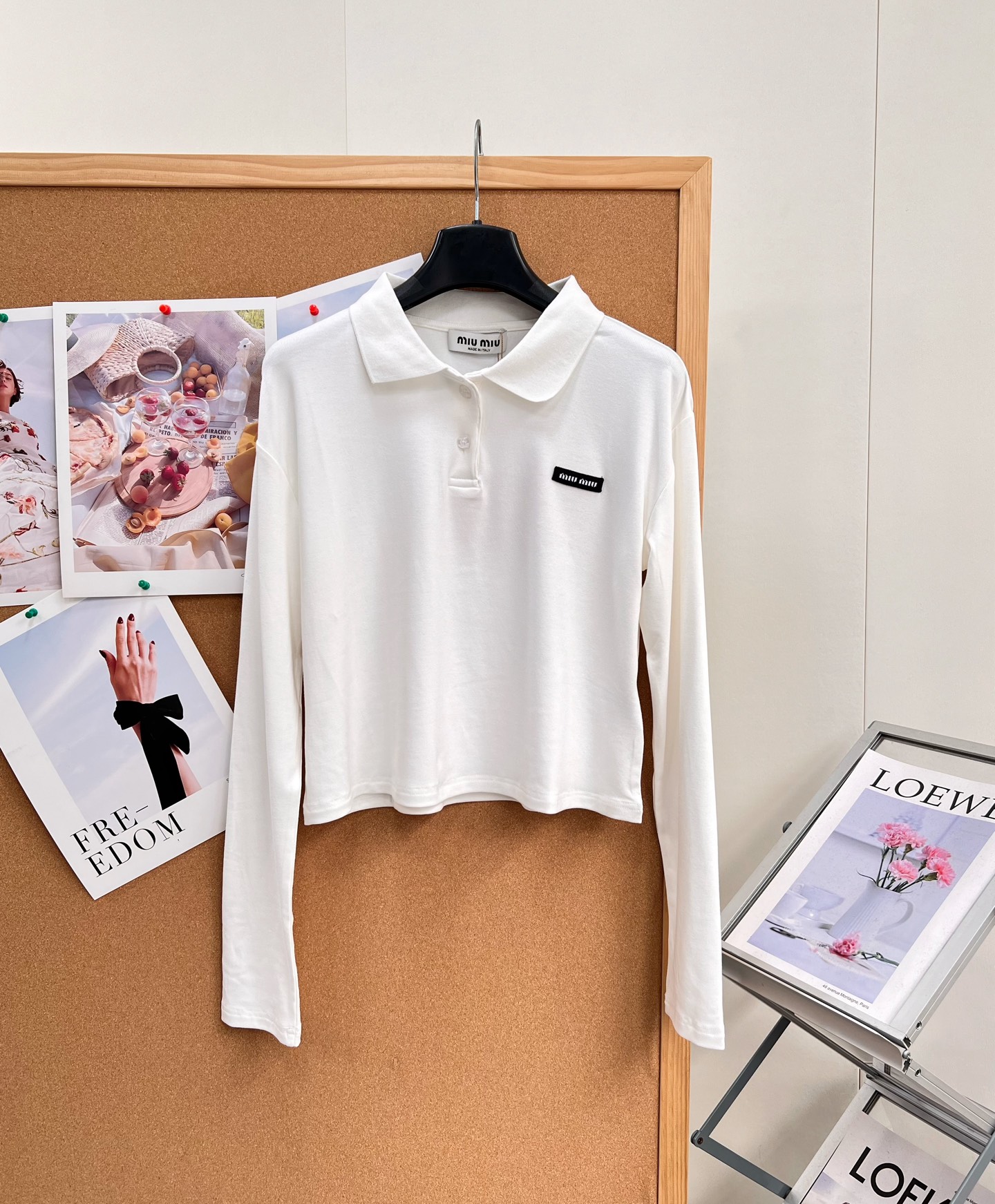 🆕Miu Miu奶白短款Polo长袖T恤，温柔减龄学院感天花板 奶fufu干净奶白调，一眼沦陷的简约氛围感上衣！ 甄选微