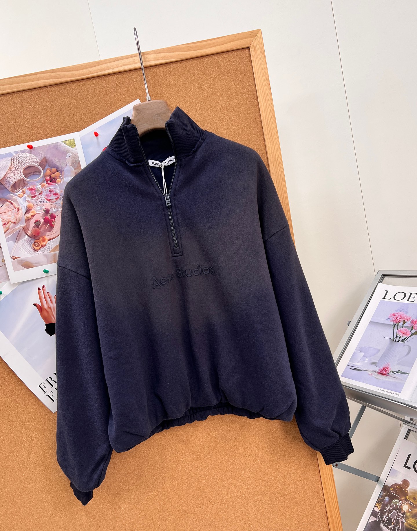 🆕Acne Studios半拉链短款卫衣，做旧海军蓝半拉链短卫衣✨松弛感老钱风拿捏 复古做旧海军蓝色调，水洗做旧的雾面质