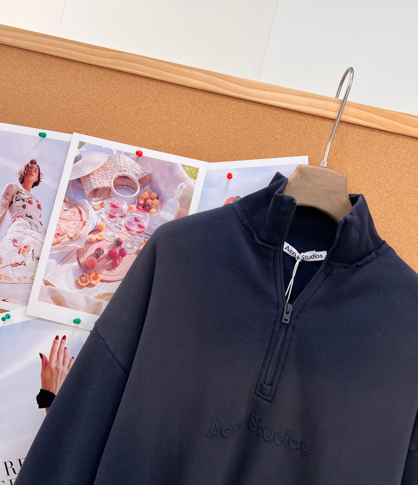 🆕Acne Studios半拉链短款卫衣，做旧海军蓝半拉链短卫衣✨松弛感老钱风拿捏 复古做旧海军蓝色调，水洗做旧的雾面质