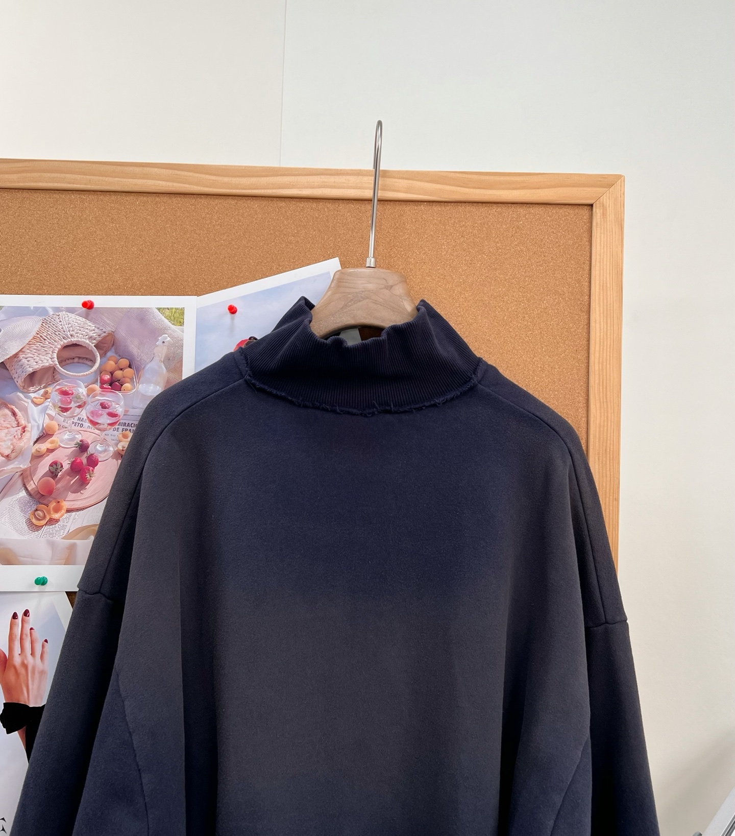 🆕Acne Studios半拉链短款卫衣，做旧海军蓝半拉链短卫衣✨松弛感老钱风拿捏 复古做旧海军蓝色调，水洗做旧的雾面质