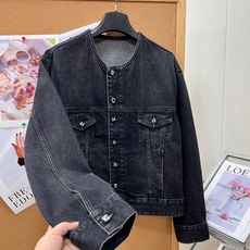 🆕CHANEL26B小香定制字母纽扣高级水洗烟灰色百搭牛仔外套,这件圆领款外套真的很有辨识度 石墨黑灰酵素水洗,自带朦胧 🆕CHANEL26B小香定制字母纽扣高级水洗烟灰色百搭牛仔外套,这件圆领款外套真的很有辨识度 石墨黑灰酵素水洗,自带朦胧