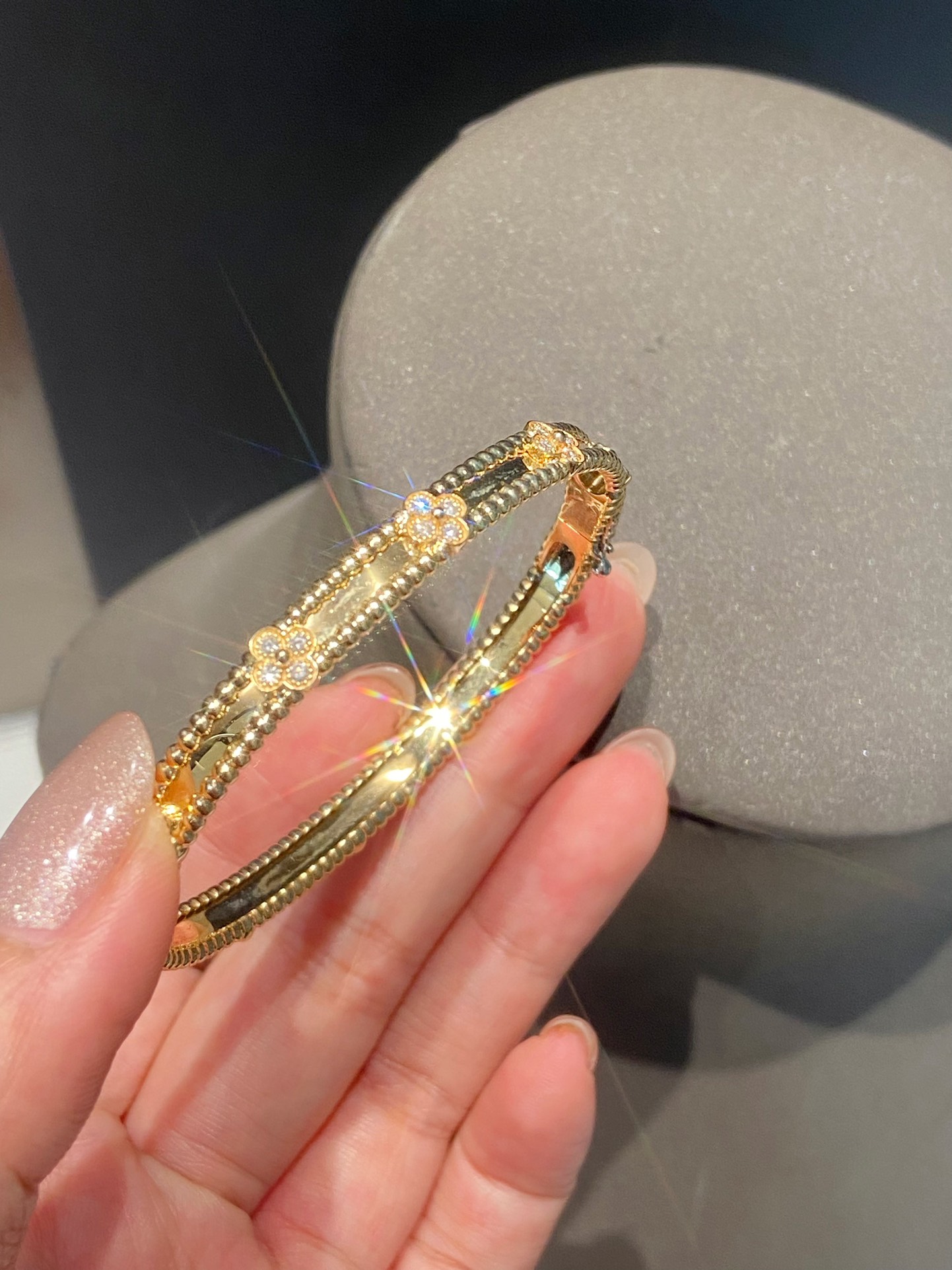 Van Cleef & Arpels VCA万花筒手镯 18K金