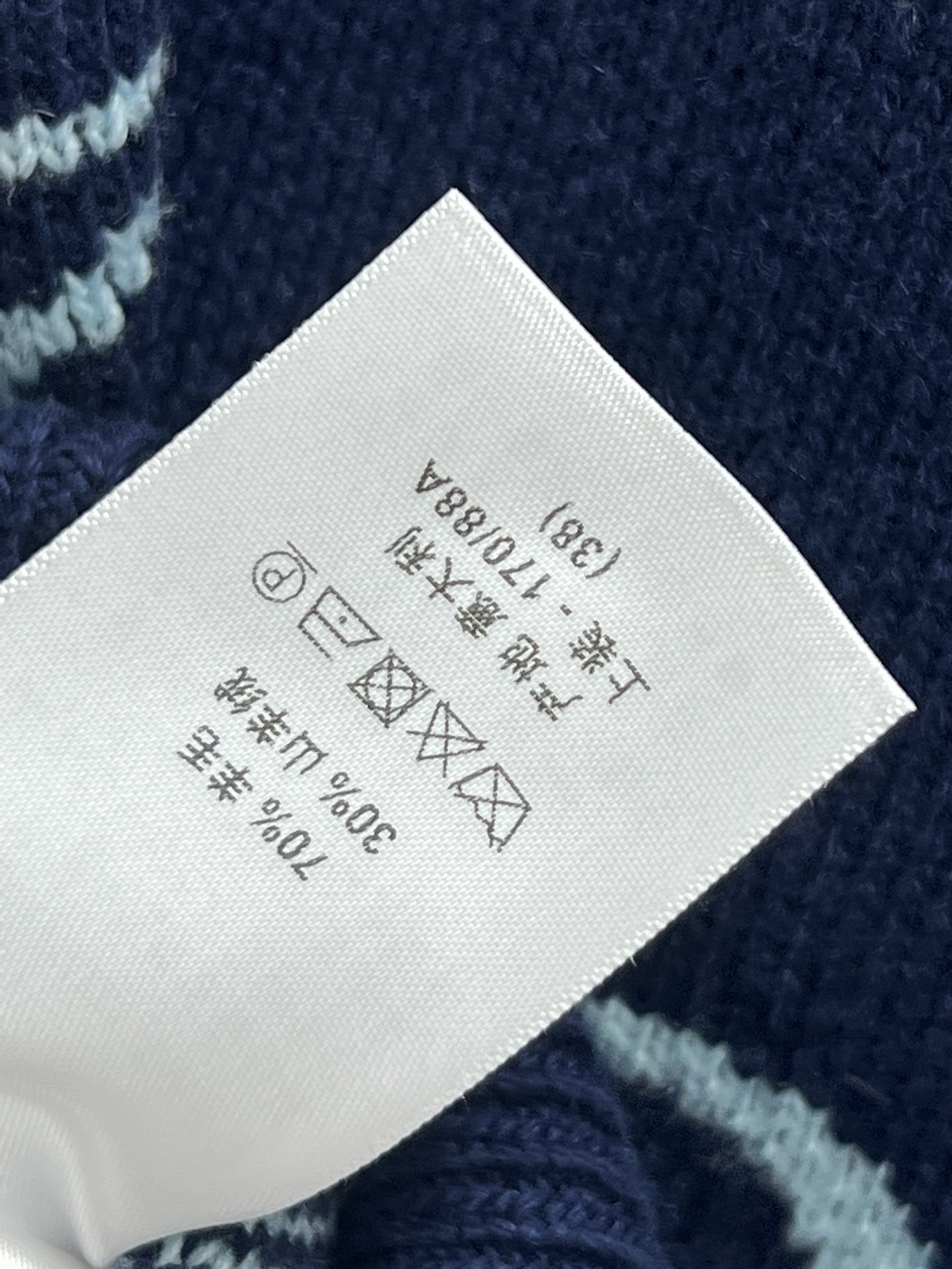 D家24秋冬新款五角星图案针织翻领开衫颜色很适合秋冬的氛围感上身气质减龄又甜美少女翻领单排扣宽松版型对于
