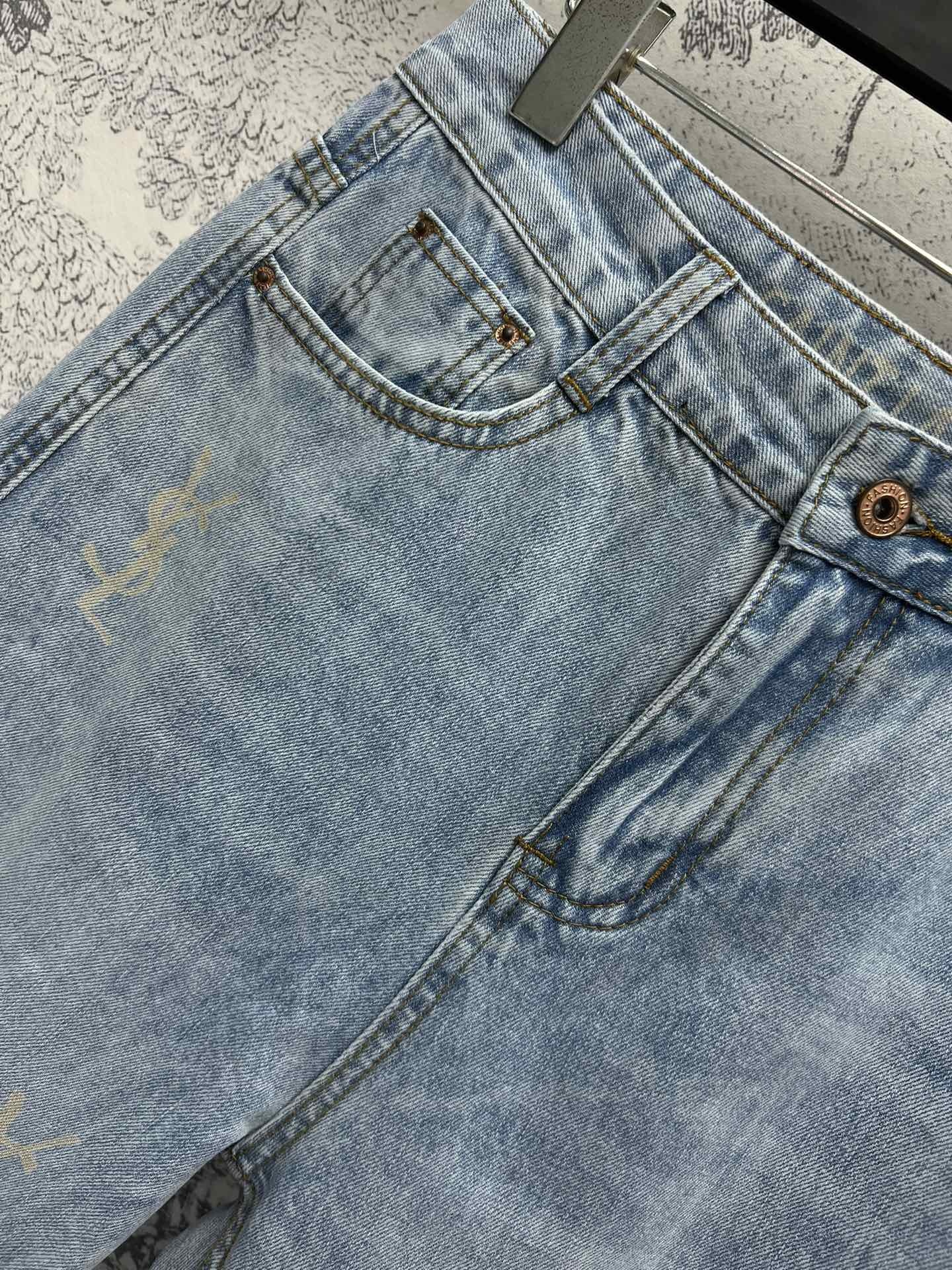 YSl24秋冬新款Logo高腰阔腿牛仔裤定制定染的洗水工艺采用原色酵母水洗个性logo印花点缀吸睛百搭又
