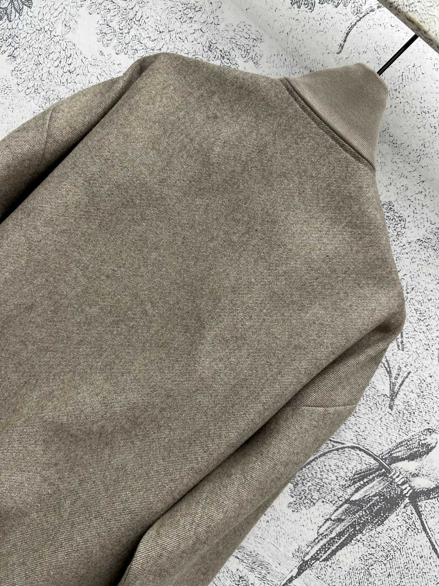 LW24秋冬新款立领拼皮毛呢夹克外套一穿就能出门的款完全不用费心费力搭配气质工装风酷帅有型两侧拼皮点缀立