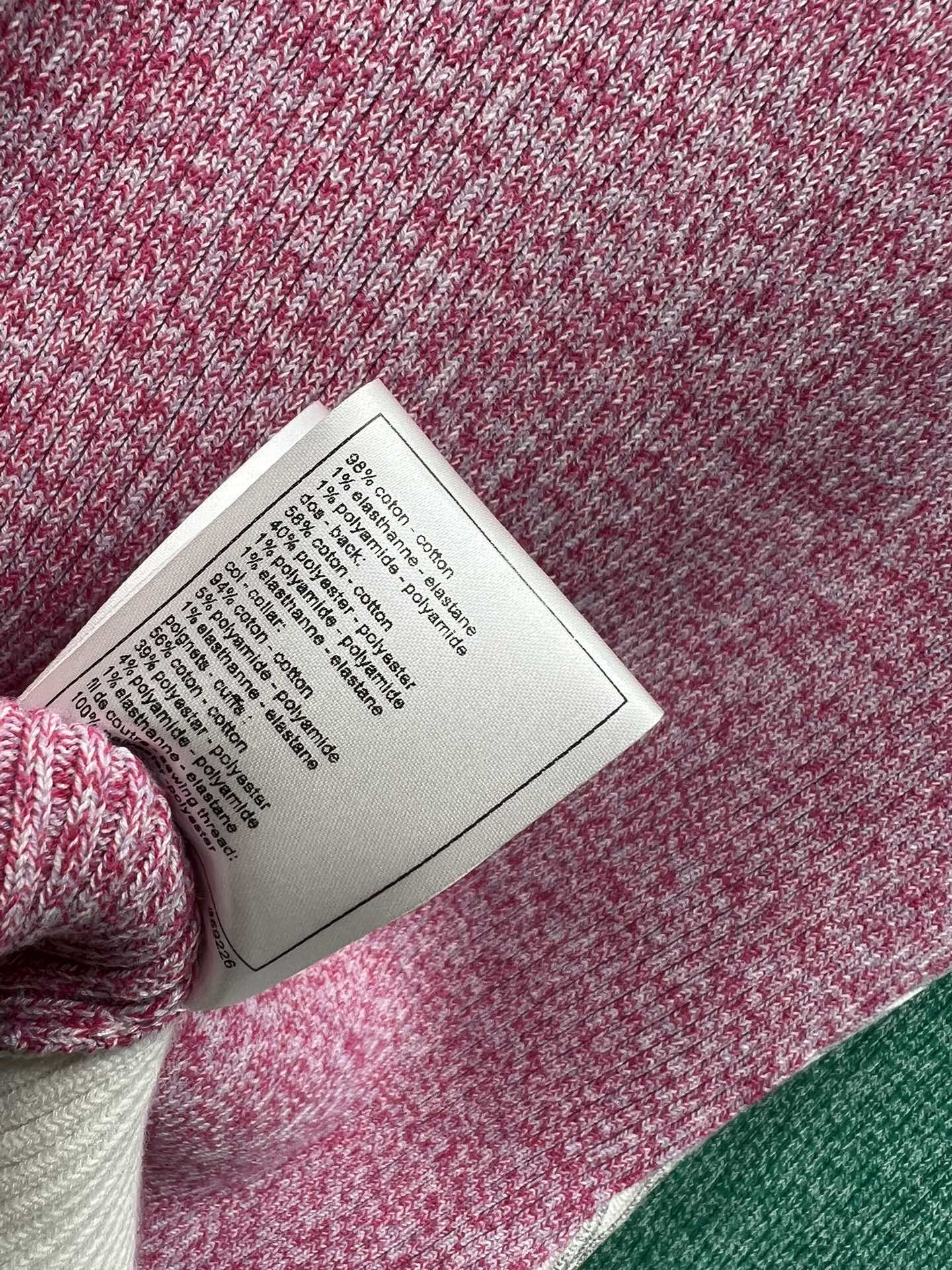 小香风24秋冬新款双C银色拼接弹力修身针织系列大U领背心+圆领短袖上衣百搭小单品双C标志加持拼接弹力针织