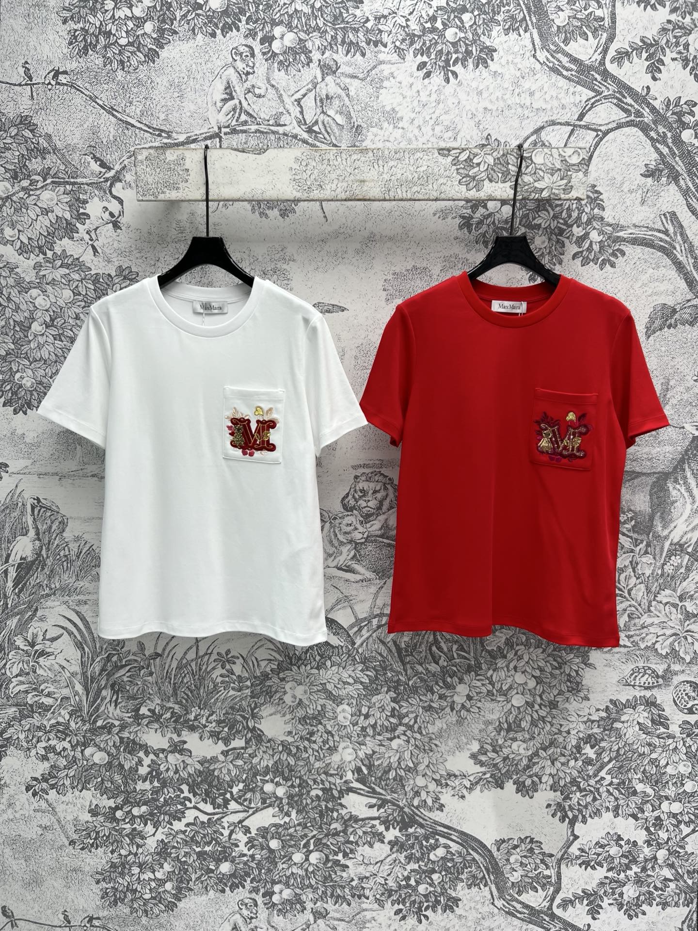 NO:315978,Max 25 early spring new style embroidered logo short-sleeved T-shirt pocket embroidered logo design letter embroidery pattern super cute loose mid-length style covers defects. It is a fashionable and high-end daily casual recommendation for shorts or yoga pants. Two colors and three codes SML, shorts, T-shirt, tees, t-shirt, alexander wang19860909Max 25早春新款 刺绣logo短袖T恤 口袋刺绣字Logo设计 字母刺绣图案超级可爱 宽松中长款版型掩盖瑕疵决绝子 随便搭配个短裤或者是瑜伽裤时髦又高级日常出街休闲推荐 两色三码 SML,,shorts,T-shirt,tees，t-shirt,alexander wang,Women's clothing