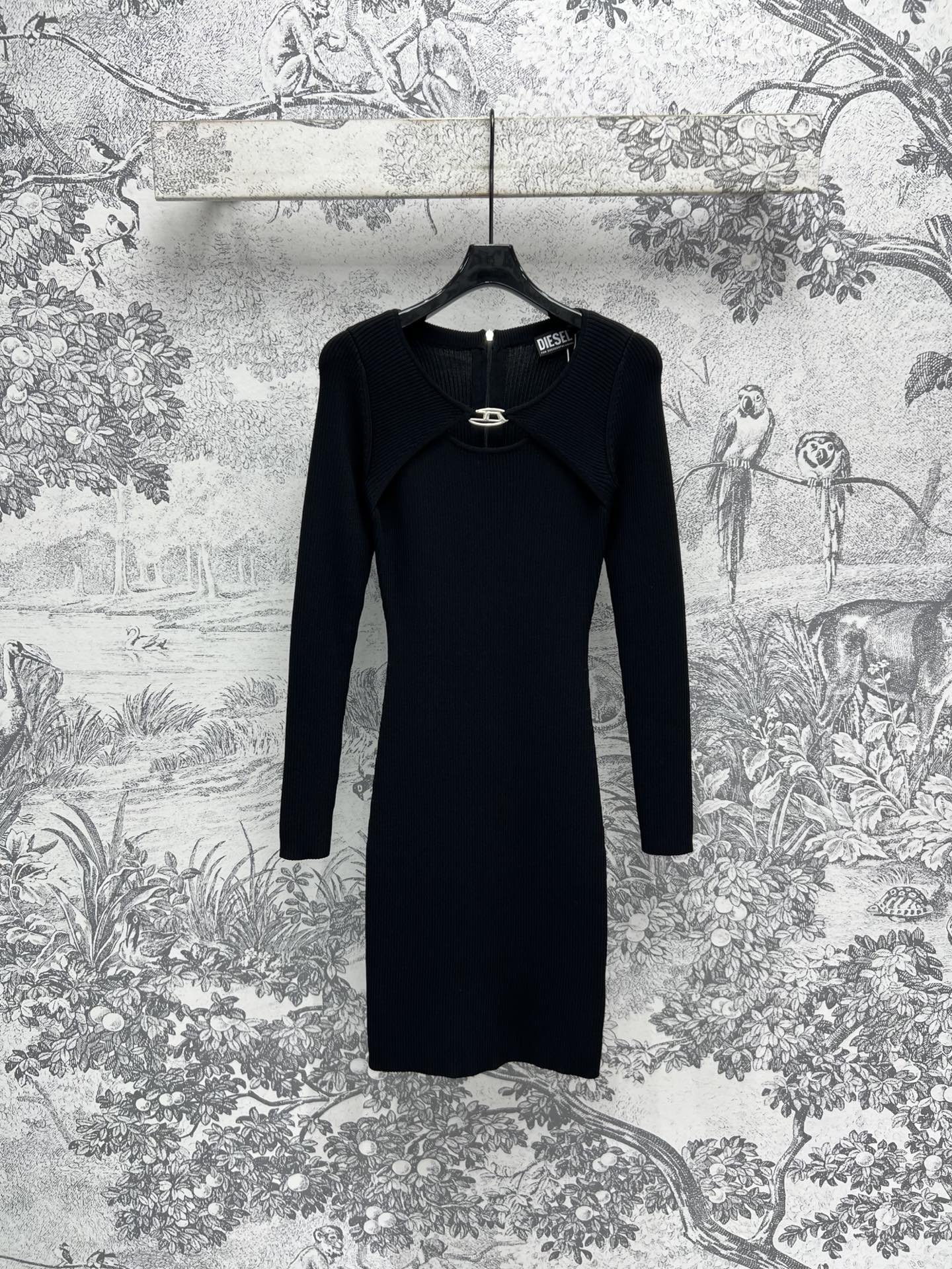 NO:316557,New early spring style, fake two-piece long-sleeved knitted dress, the upper body of the knitted dress is very comfortable and slim, and it won't feel tight. The fake two-piece design is fashionable and advanced, which can highlight the figure. The knitted style is a little elastic, and it wraps the body and is sexy and high-end. It is absolutely amazing to wear it alone or wear a short jacket. It is beautiful. A must-have artifact for white and rich beauty. One color and three codes SML, skirts, jackets & coats, alexander wang19860909早春新款 假两件长袖针织连衣裙 针织连衣裙上身很舒适修身显瘦 又不会有紧绷感 假两件设计时髦又高级 非常能凸显身材 针织版型有些许弹力 包裹身体性感又高级 单穿或者搭个短款小外套简直绝绝子 美翻了 白富美必备神器 一色三码 SML,,skirts,jackets & coats,alexander wang,Women's clothing