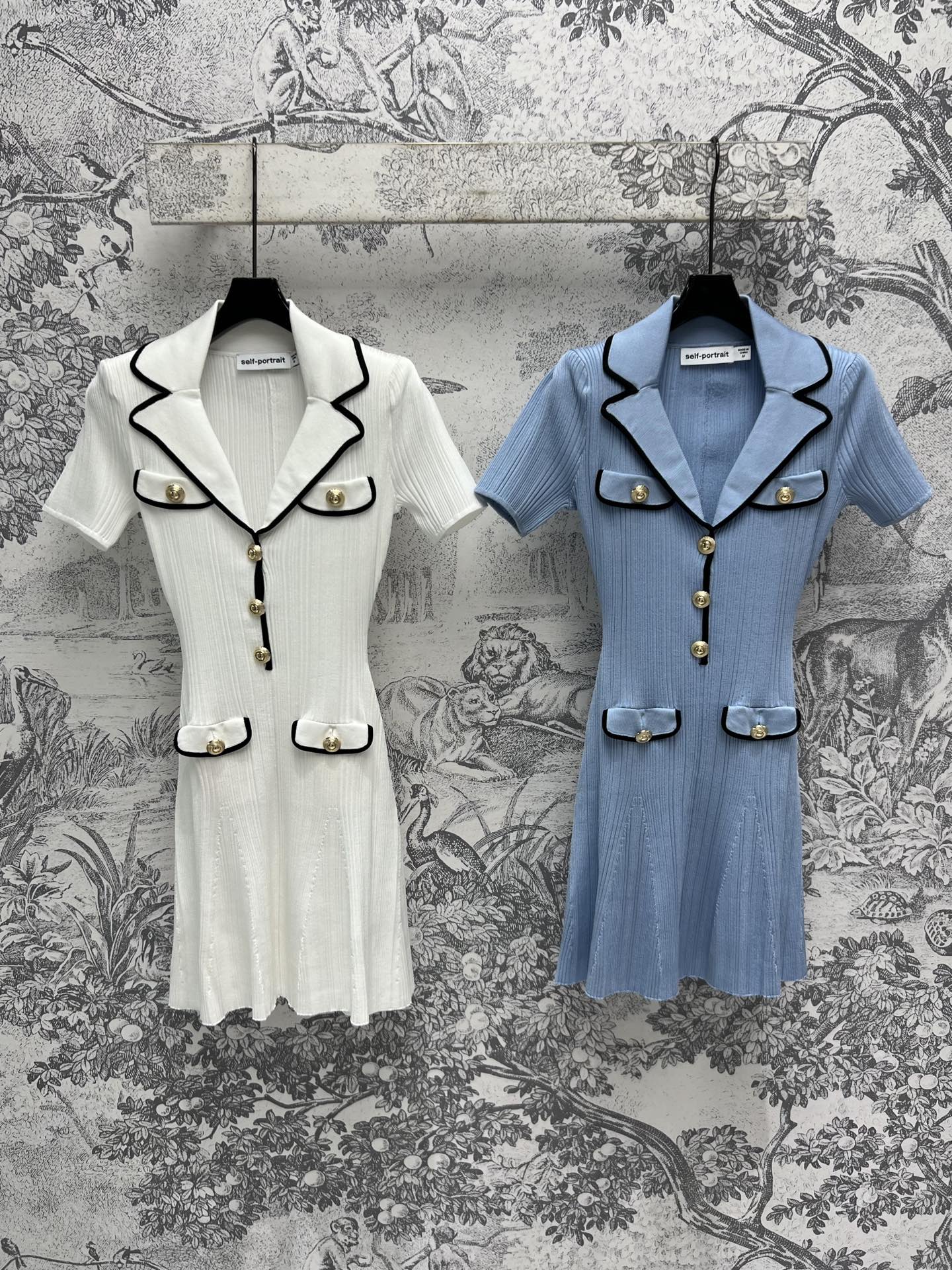 NO:308572,360S 25 early spring new style, deep V lapel knitted short-sleeved dress, super beautiful upper body, a must-have for daily wear, four-pocket black edge design, excellent detail, slim fit style shows off your body, you can go out with any combination, two colors and three codes, SML, skirts, T-shirt, alexander wang19860909360S 25早春新款 深V翻领针织短袖连衣裙 上身超好看 日常穿搭的必备款 四口袋黑色包边设计 超赞的细节感 修身版型尽显好身材 随意搭配就能出街 两色三码 SML,,skirts,T-shirt,alexander wang,Women's clothing