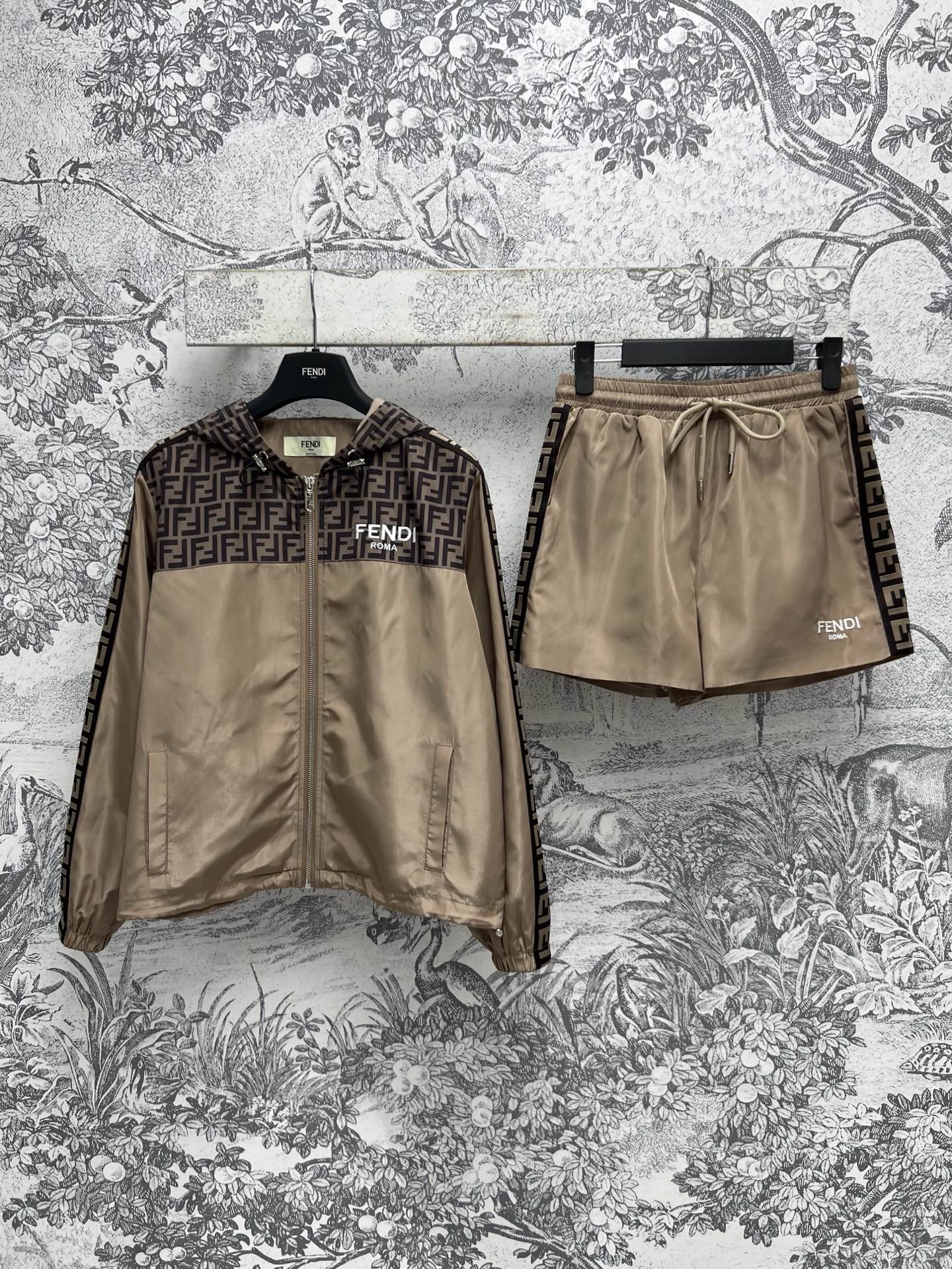 NO:309628,FD Home 25 Early Spring New F Jacquard Splicing Casual Set Hooded Zipper Jacket   High Waist Shorts Customized Webbing Edge FF Letter Logo Print Splicing Design Temperament and All-match Singles Not Picking Version The upper body is super slim. The imported fabric is super texture. One set for sale. Two colors and three codes. SM, dior, shorts, jackets & coats, hats, alexander wang19860909FD家 25早春新款 F提花拼接休闲套装 连帽拉链外套 高腰短裤 定制织带边 FF 字母logo印花 拼接设计气质百搭单品不挑人版上身超显瘦 进口面料质感超赞 一套出售 两色三码 SM,,dior,shorts,jackets & coats,hats,alexander wang,Women's clothing