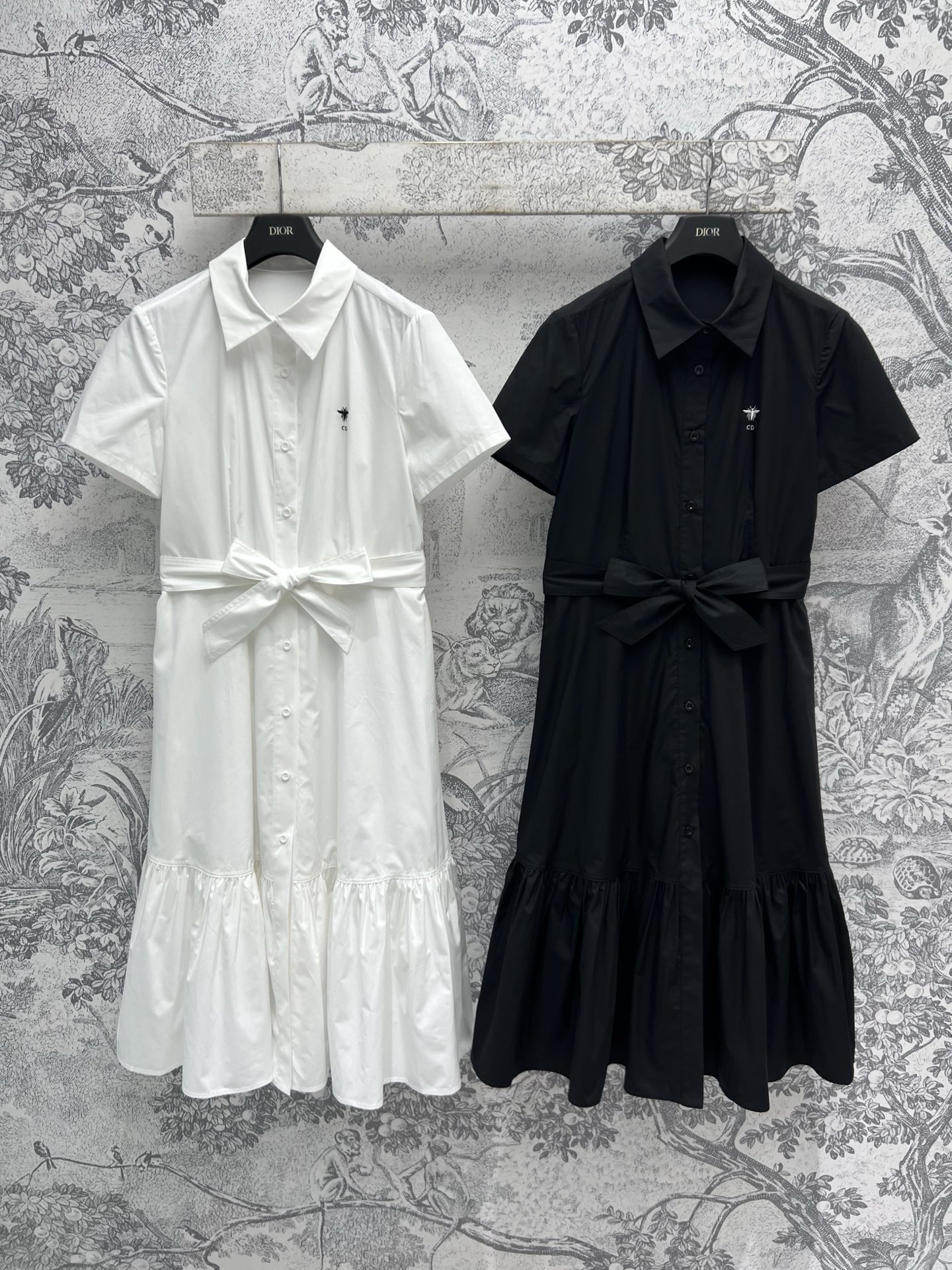 NO:309607,D Home 25 Early Spring New Lapel Short Sleeve Waist Dress Pleated Skirt Design Long Skirt It looks simple, but it is amazing. The upper body is durable. The upper body is super white. It is tied with this cloth belt to easily tighten the waist. It is very suitable for daily or on work dates. Two colors and three codes. SML, dior, skirts, T-shirt, alexander wang19860909D家 25早春新款 翻领短袖收腰连衣裙 压褶裙摆设计长裙 看似简单 上身却很惊艳 气质耐看的纯色系上身超显白 系上本布腰带可以轻松收腰 日常或者上班约会都很适合 两色三码 SML,,dior,skirts,T-shirt,alexander wang,Women's clothing