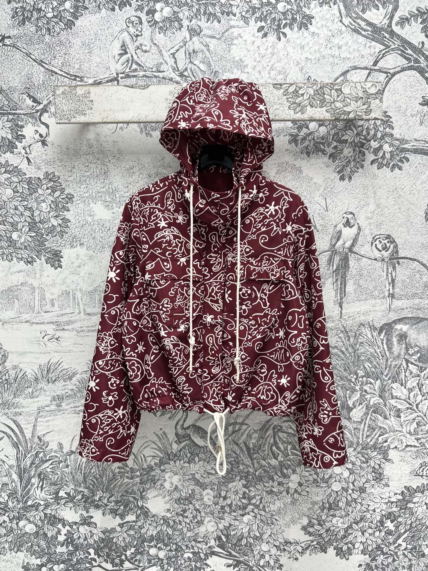 NO:311666,Xiaoxiang style 25 spring and summer new styles Fun graffiti printing series Hooded stand-up collar jacket   lapel waist dress Customized fun graffiti printing fabric Super stylish Hooded jacket hem drawstring adjustable upper body, cool and cool, commuting and going out the streets are good choices, no matter how to match the upper body, you can control any body Three colors and three codes SML, skirts, jackets & coats, hats, alexander wang19860909小香风 25春夏新款 趣味涂鸦印花系列 连帽立领外套 翻领收腰连衣裙 定制的趣味涂鸦印花面料 上身超级有型 连帽外套衣摆抽绳可调节上身又酷又飒 通勤出街都是不错的选择 上身怎么搭配都好看 任何身材都可驾驭 三色三码 SML,,skirts,jackets & coats,hats,alexander wang,Women's clothing