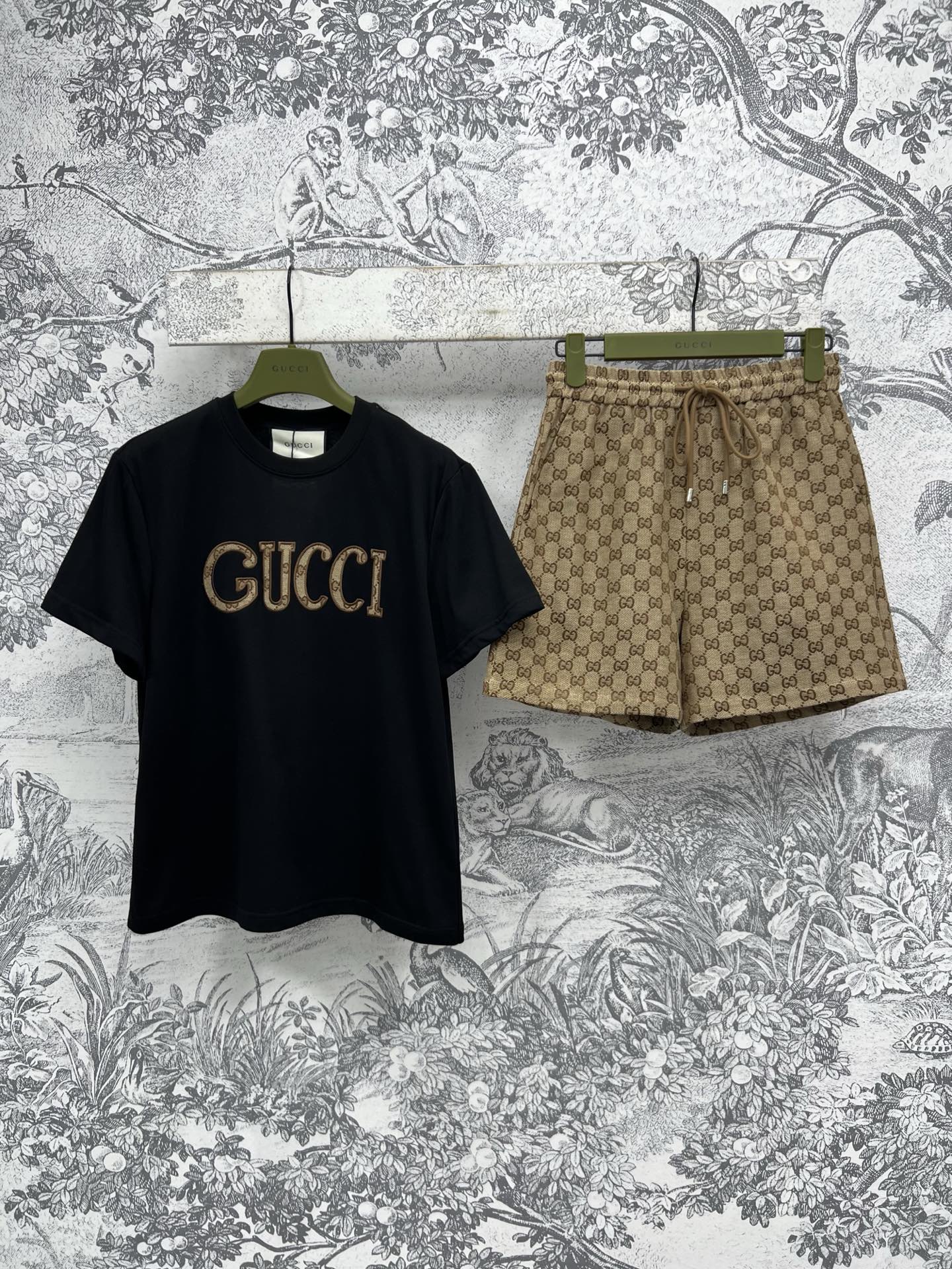 NO:312648,G Home 25 early spring new style embroidered logo short-sleeved T-shirt   GG jacquard shorts Classic GG jacquard fabric looks timeless, a set of upper body reduces age and shows temperament Full of girlishness, everyday appearance is very good, simple and high-end one color and three codes SML, gucci, shorts, T-shirt, tees, t-shirt, alexander wang19860909G家 25早春新款 刺绣logo短袖T恤 GG提花短裤 经典的GG提花面料 耐看永不过时 一套上身减龄又显气质 满满的少女感 日常出街都很不错 简约又高级一色三码 SML,,gucci,shorts,T-shirt,tees，t-shirt,alexander wang,Women's clothing