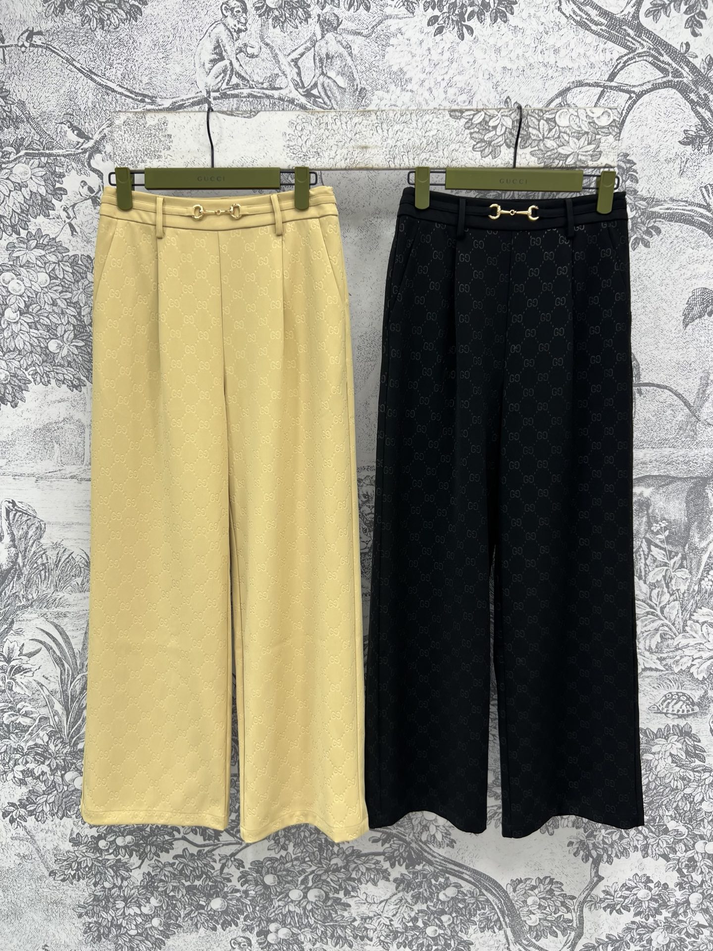 NO:321115,G Home 25 early spring new style, double G jacquard casual pants, eye-catching double G jacquard pattern, fashionable and stylish, elastic waist design, versatile upper body, not picky, loose straight-leg casual pants, excellent comfort, two colors and three sizes, SML, gucci, alexander wang19860909G家 25早春新款 双G提花休闲裤 吸睛亮眼的双G提花图案时髦有型 松紧腰身设计 上身百搭不挑人 宽松直筒休闲裤 舒适感极好 两色三码 SML,,gucci,alexander wang,Women's clothing