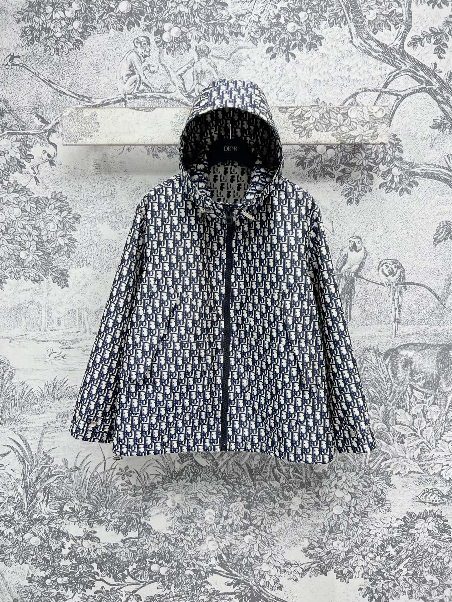 NO:322149,D home 25 early spring new style D letter jacquard series Hooded jacket   webbing skirt   short sleeve dress Simple and high-end feel Classic D letter jacquard highlights the brand's charm The same series looks slim and fashionable with the upper body. A very practical style for daily wear. One color and three codes SML,,dior, skirts, T-shirt,hats,alexander wang19860909D家 25早春新款 D字母提花系列 连帽冲锋衣 织带短裙 短袖连衣裙 简约又有高级感 经典的D字提花彰显品牌魅力 同系列搭配上身显瘦又时髦 日常很实穿的一款 一色三码 SML,,dior,skirts,T-shirt,hats,alexander wang,Women's clothing