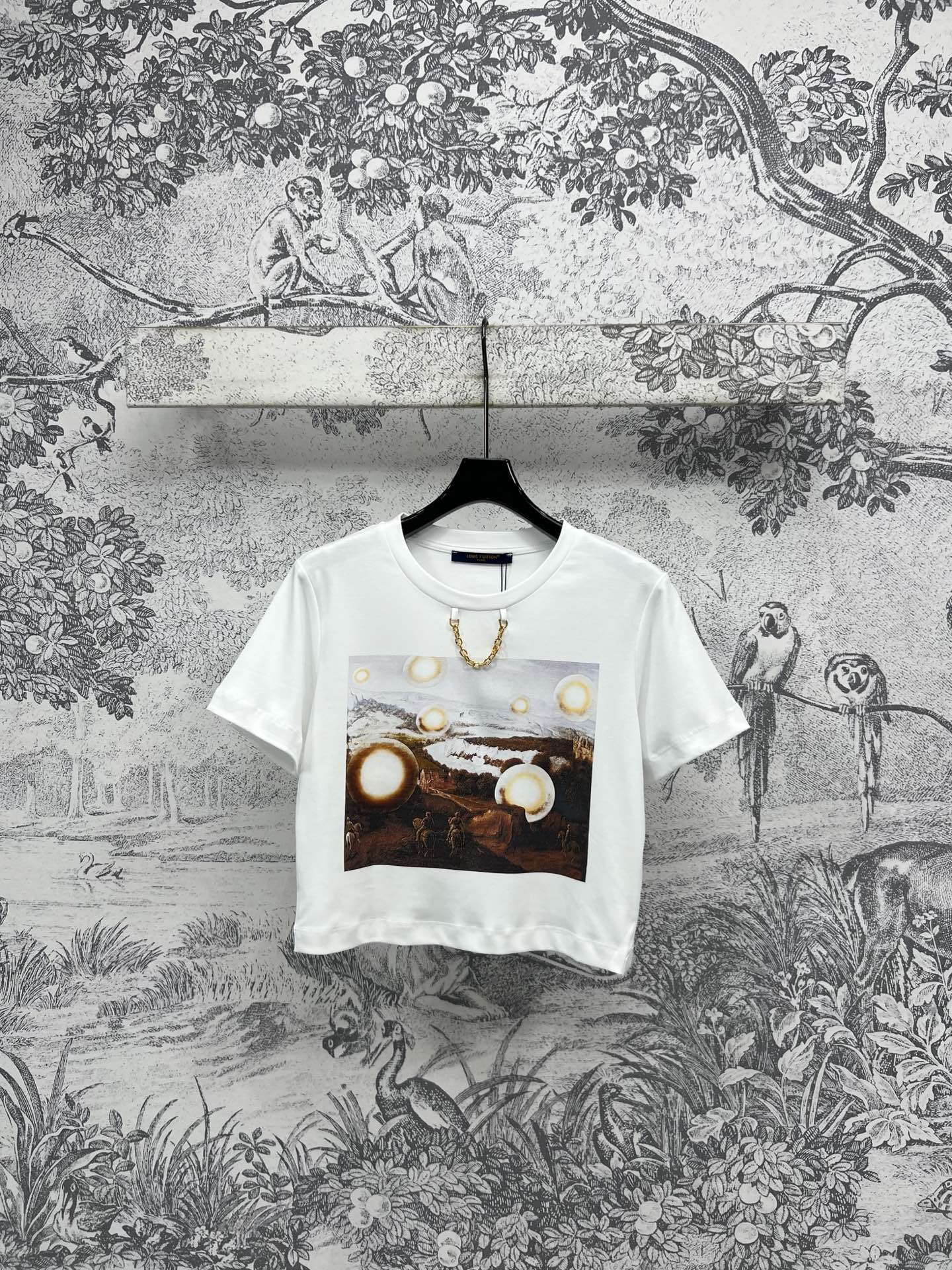 NO:322132,L Home 25 early spring new style, short short-sleeved T-shirt with patch pattern, simple solid color to create a fresh and versatile and fashionable item, loose short short T-T-T-T-T-T-T-T-T-T-T-T-T-T-T-T-T-T-T-T-T-T-T-T-T-T-T-T-T-T-T-T-T-T-T-T-T-T-T-T-T-T-T-T-T-T-T-T-T-T-T-T-T-T-T-T-T-T-T-T-T-T-T-T-T-T-T-T-T-T-T-T-T-T-T-T-T-T-T-T-T-T-T-T-T-T-T-T-T-T-T-T-T-T-T-T-T-T-T-T-T-T-T-T-T-T19860909L家 25早春新款 贴布图案短款短袖T恤 简约纯色打造清新百搭时髦单品 宽松短款短T 搭配小短裙很好看 上身轻松分割身材比例随便搭配一个半裙就很好看 时髦减龄又少女 一色三码 SML,,louis vuitton,skirts,T-shirt,tees，t-shirt,alexander wang,Women's clothing