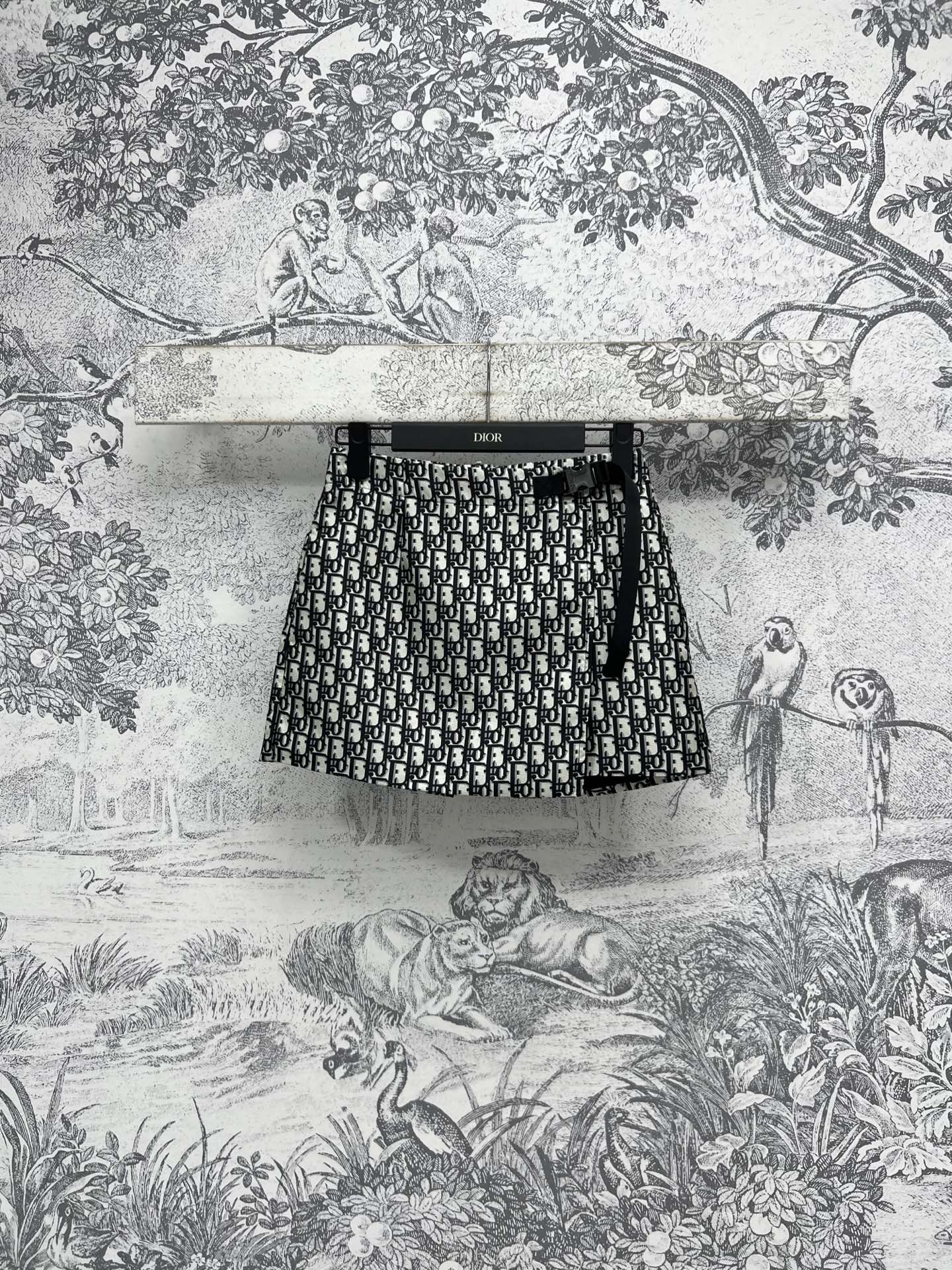 NO:323209,D Home 25 Early Spring New Style Classic Letter Jacquard Set Lapel Down Shoulder Short Sleeve Sweatshirt   High Waist Paired Pants Skirt Classic D Letter Jacquard Fabric A set of top body fashionable and feminine Customized hardware accessories Decoration Excellent workmanship details One color three codes SML,,dior,hoodie,sweatshirts,skirts,T-shirts,alexander wang19860909D家 25早春新款 经典字母提花套装 翻领落肩短袖卫衣 高腰搭片裤裙 经典的D字母提花面料 一套上身时髦又有小女人味 定制的五金配件 装饰 做工细节都很赞 一色三码 SML,,dior,hoodie,sweatshirts,skirts,T-shirt,alexander wang,Women's clothing