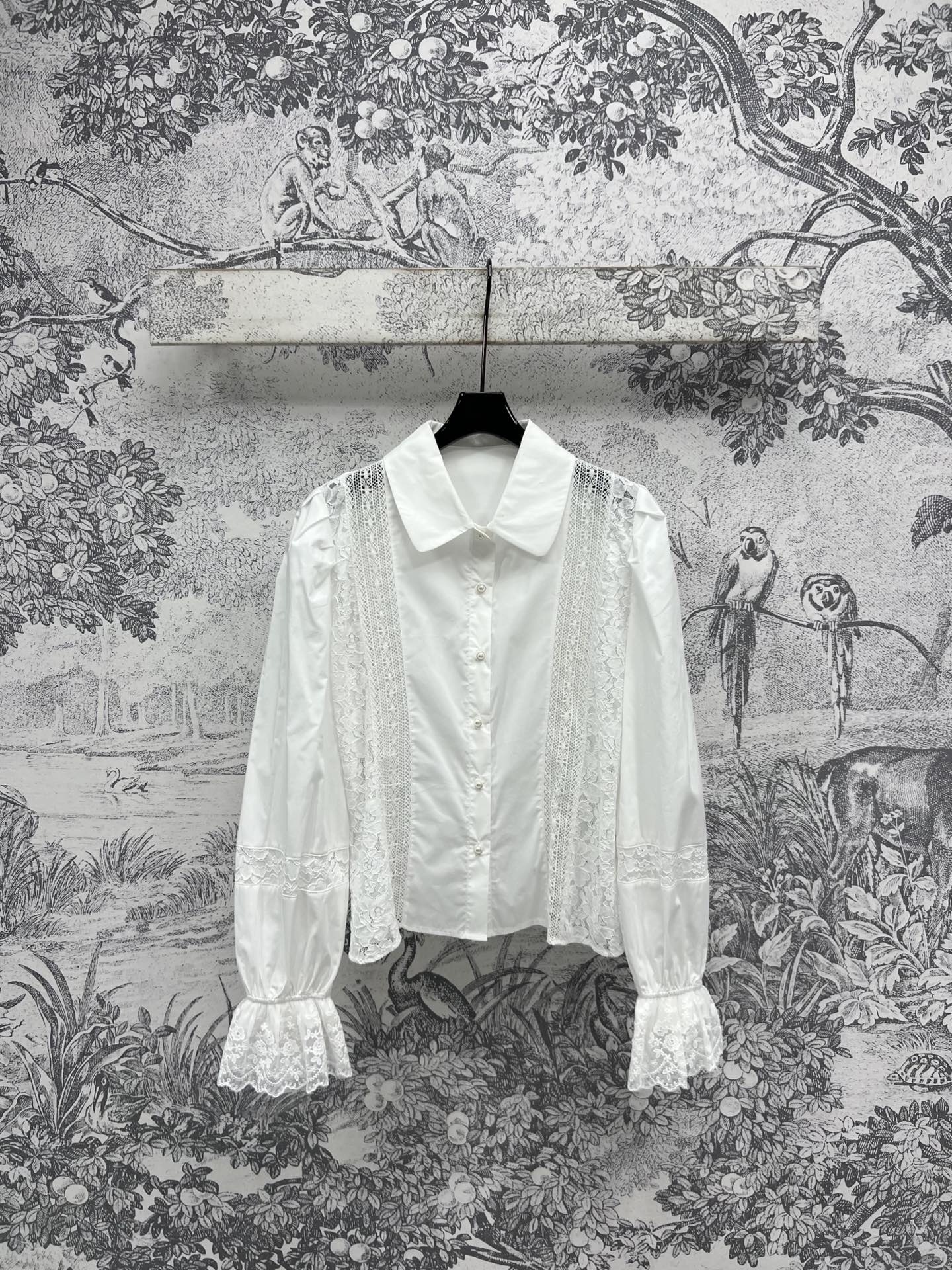 NO:324366,New early spring style palace style lace splicing perspective cotton shirt Original custom positioning lace splicing Lotus leaf lace sleeve design sweet temperament age-reducing girlish style with filter elegant feeling One color three code SML, Shirts,alexander wang19860909早春新款 宫廷风蕾丝拼接透视棉衬衫 原版定制定位蕾丝拼接 荷叶花边袖设计甜美气质减龄少女风 自带滤镜优雅感 一色三码 SML,,shirts,alexander wang,Women's clothing