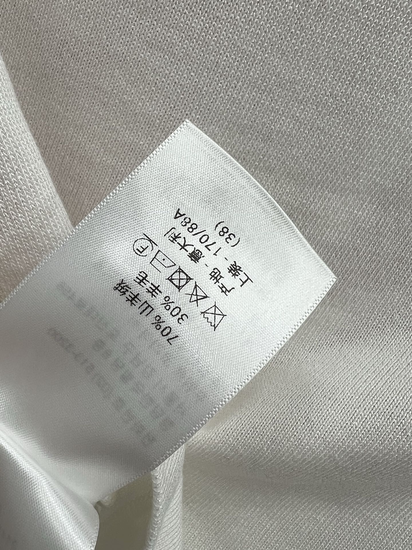D家 25早春新款 定位logo印花针织背心 每年必出的系列 减龄优雅的logo图案 经典又高级感满满 