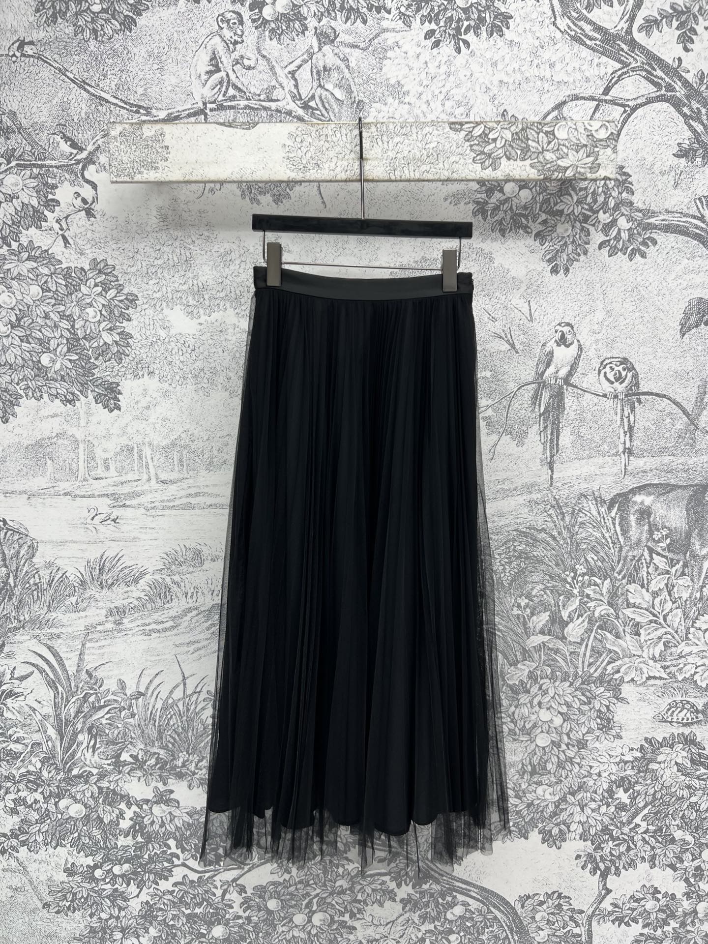 NO:317825,D Home 25 Early Spring New Pleated Gauze Skirts Extra Large Skirts Special Fabrics Different from the cheap versions on the market High-waisted A-line large skirts Two-layer lining skirts The upper body has a faint perspective but not transparent. Light and transparent yarn is as thin as a cicada's wings. It has a hazy beauty. The length just reveals the ankles. It looks tall and elegant. Two-color three-code SML, dior, skirts, alexander wang19860909D家 25早春新款 百褶纱裙 超大裙摆特费面料 跟市面的便宜版本有区别的 高腰a字大裙摆 两层内衬裙摆 上身隐隐约约的透视感 但不会透哦 轻透纱质 薄如蝉翼 隐约露出迷人的大长腿 有一种朦胧的美 长度刚好露出脚踝 显得又高挑又有气质 两色三码 SML,,dior,skirts,alexander wang,Women's clothing