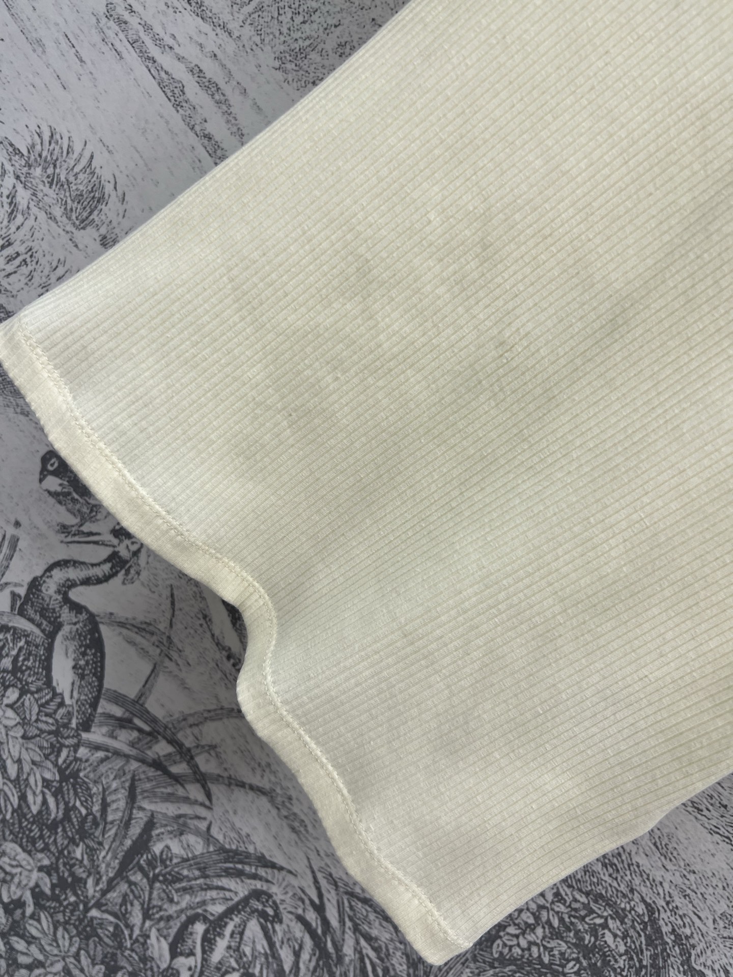 M家 25早春新款 Polo领短袖针织衫 修身的款式 袖身Logo 徽标装饰 搭配牛仔裤上身就是知性温柔