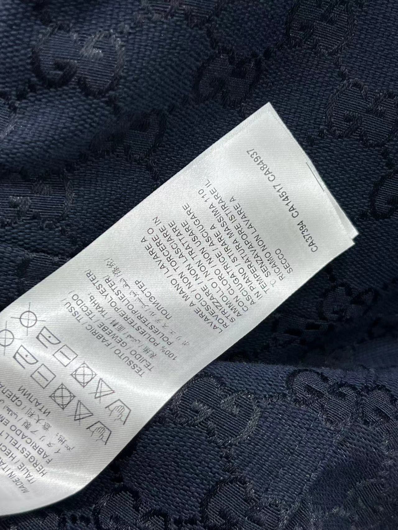 G家 25早春新款 深蓝色双G提花连体裙 翻领排扣短袖连体裙 气质百搭款 经典Logo浮雕设计质感和细节