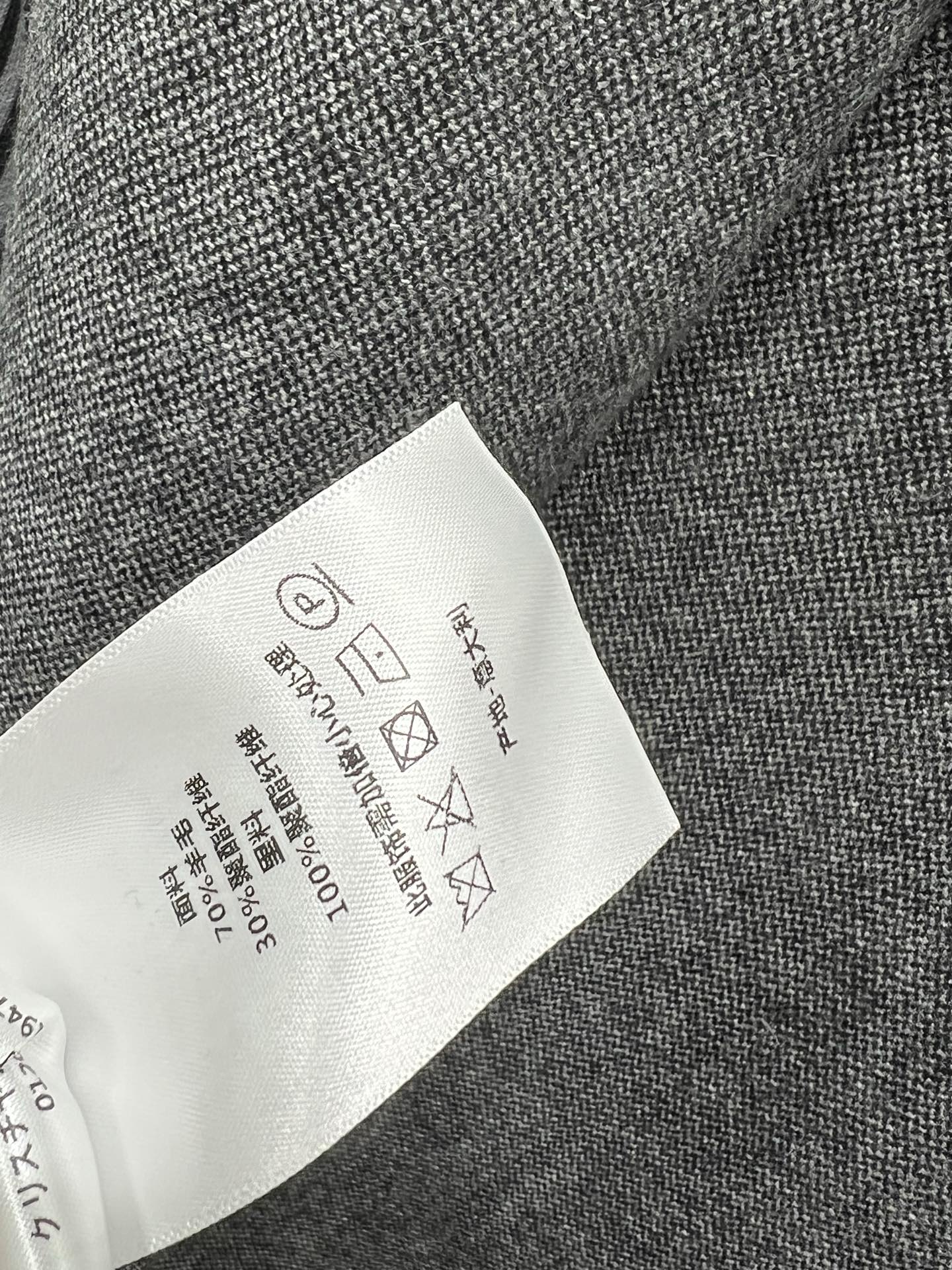 D家 25早春新款  西装领腰带马甲连衣裙 大V领无袖马甲双排扣连衣裙 长款立体修身裁剪两侧logo织带