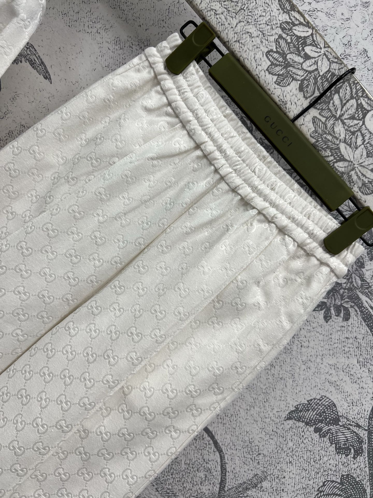 G家 25早春新款 双G提花面料牛仔套装 立领夹克外套+松紧腰直筒裤 各种场合都适合穿 秒抬气质 超级有