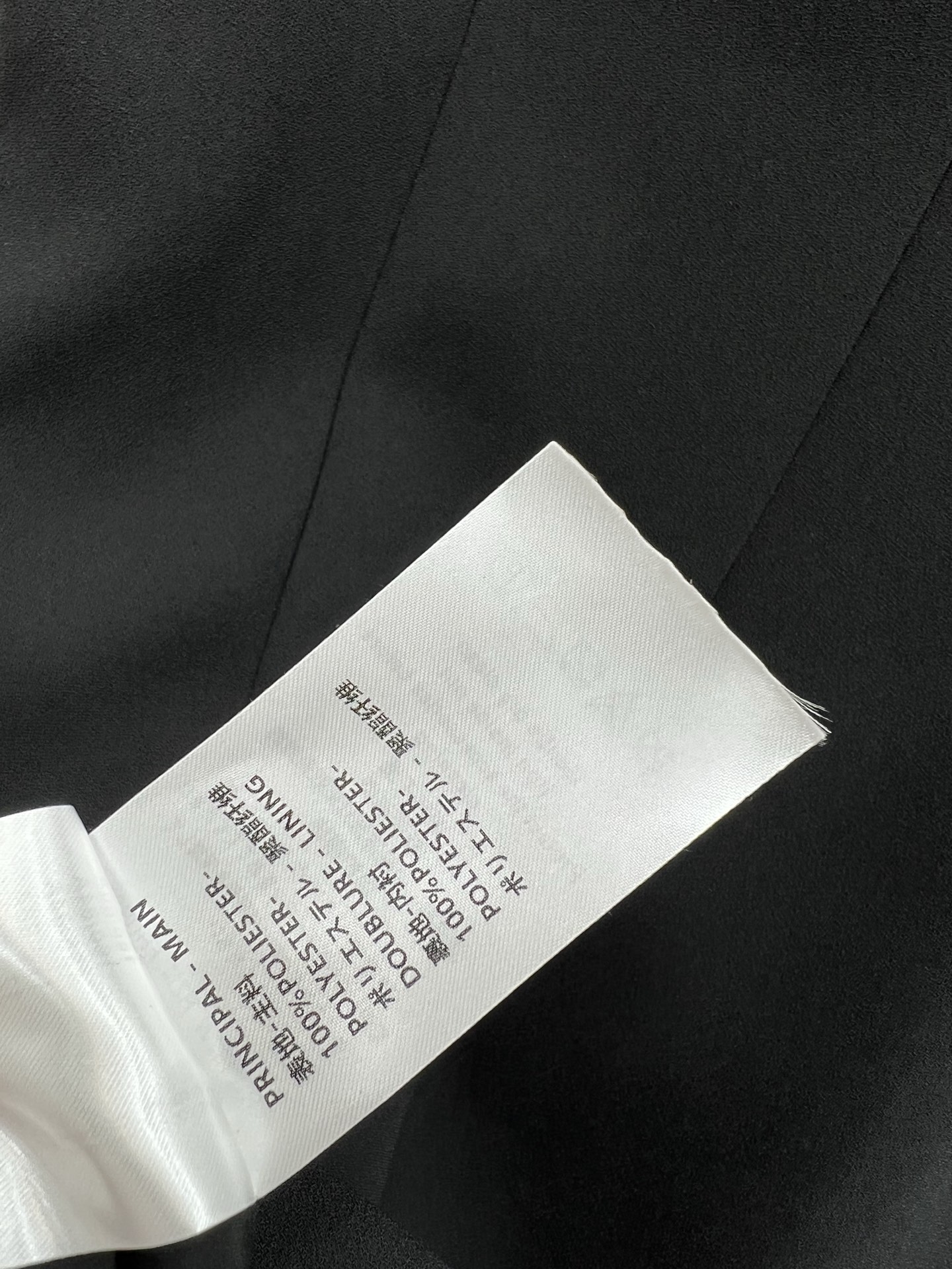 L家 25早春新款 简约圆领双拉链连衣裙 面料丝滑垂顺 富有筋骨感 轮廓立体又简洁 小圆领无袖设计很好的