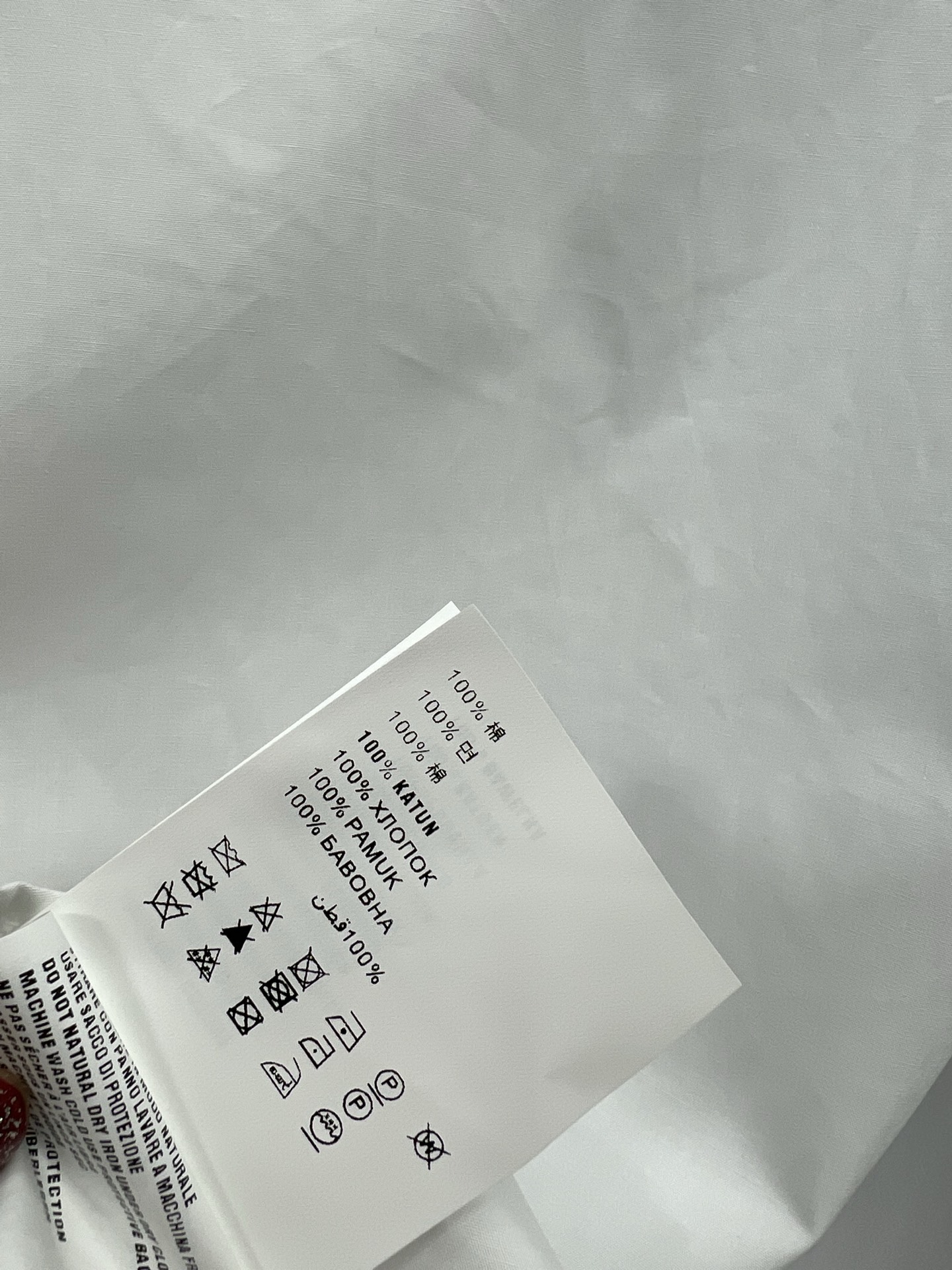 PD家 25早春新款 三角标翻领衬衫 基础休闲的翻领宽松衬衫版型剪裁设计 左肩部拉链五金装饰 胸前单口袋