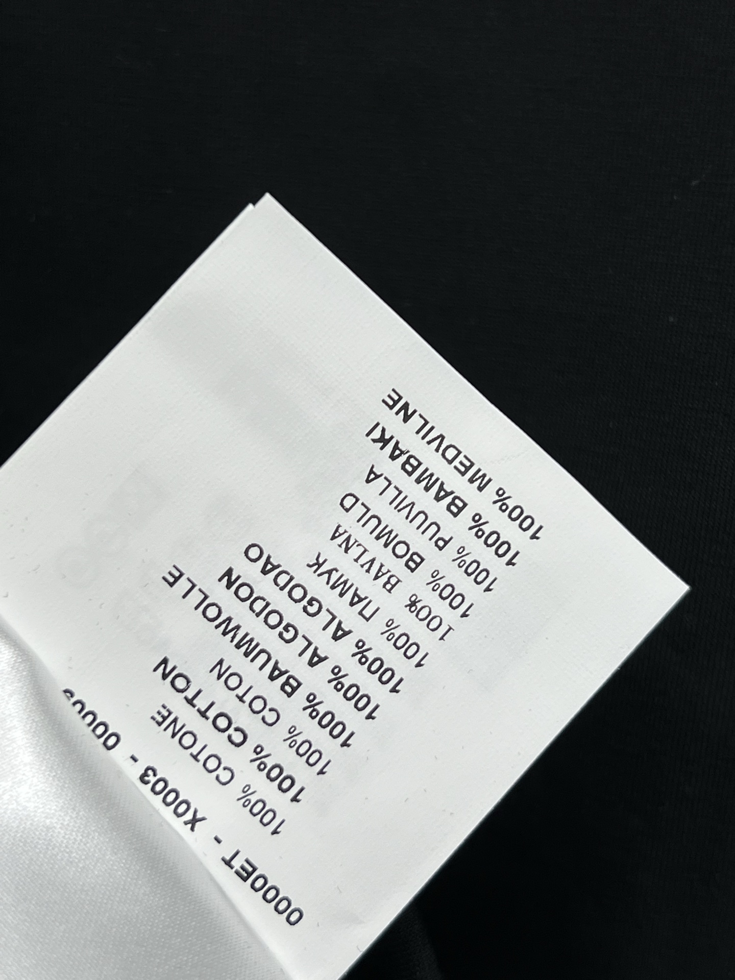 Miu 25早春新款 Polo领无袖上衣+高腰A字短裤 太空棉面料上身特别舒适亲肤  经典的字母logo