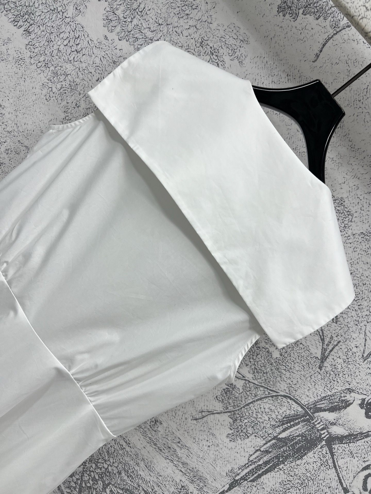 Miu 25早春新款 学院风 海军领无袖连衣裙 减龄又学院风的搭配 披肩海军领设计 无袖大裙摆设计 纯棉