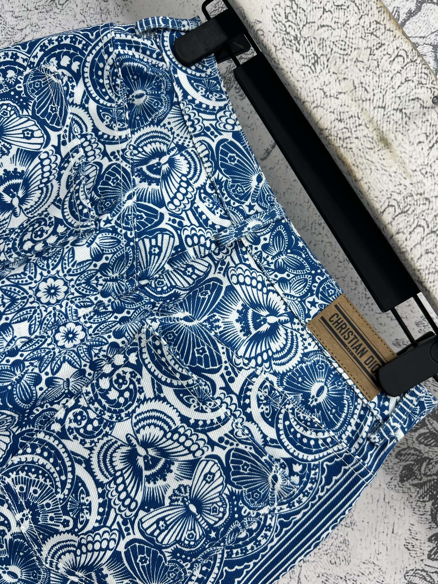 D家 25早春新款 青花瓷色蝴蝶图案印花牛仔系列 翻领夹克外套+半身裙+直筒裤 经典基础版型完全不挑身材