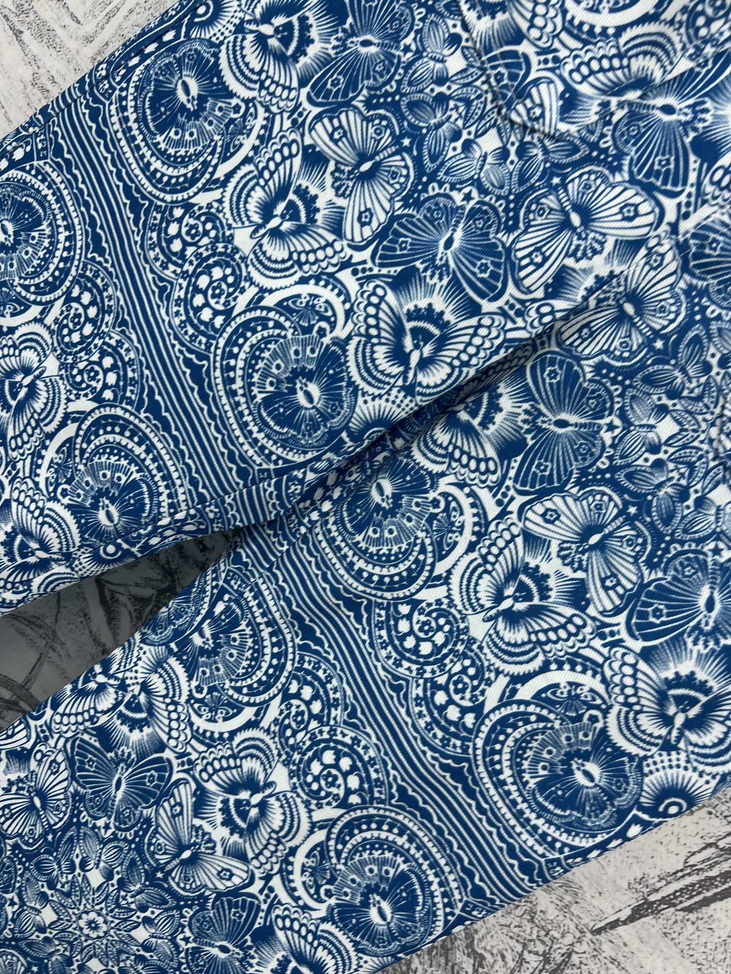D家 25早春新款 青花瓷色蝴蝶图案印花牛仔系列 翻领夹克外套+半身裙+直筒裤 经典基础版型完全不挑身材
