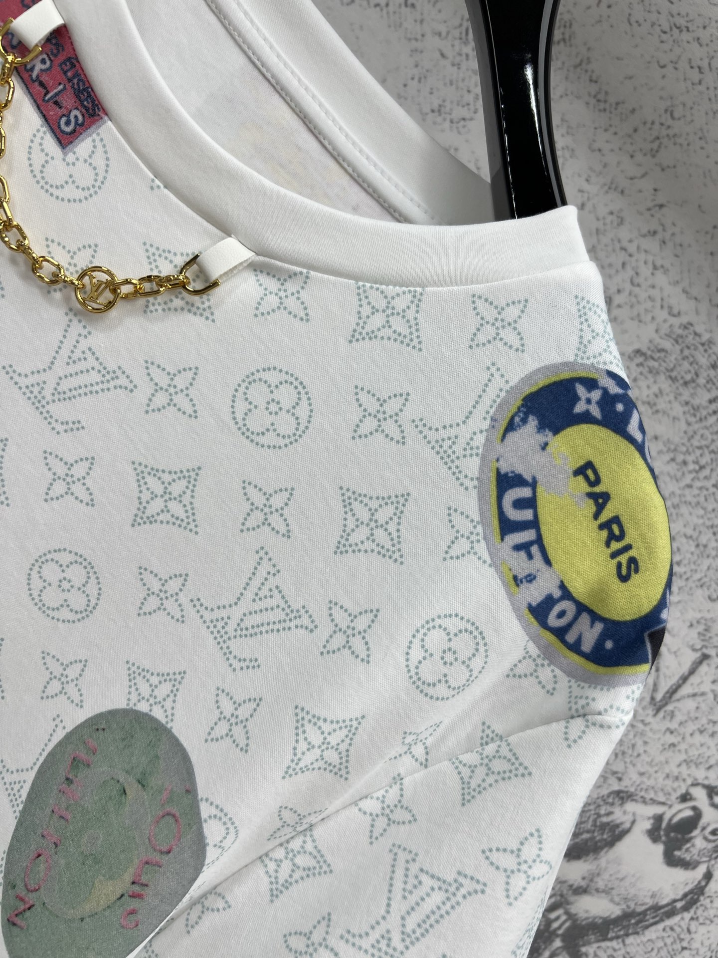 L家 25早春新款Monogram 图案老花提花短袖T恤 定制Monogram 图案印花暗纹老花纯棉面料