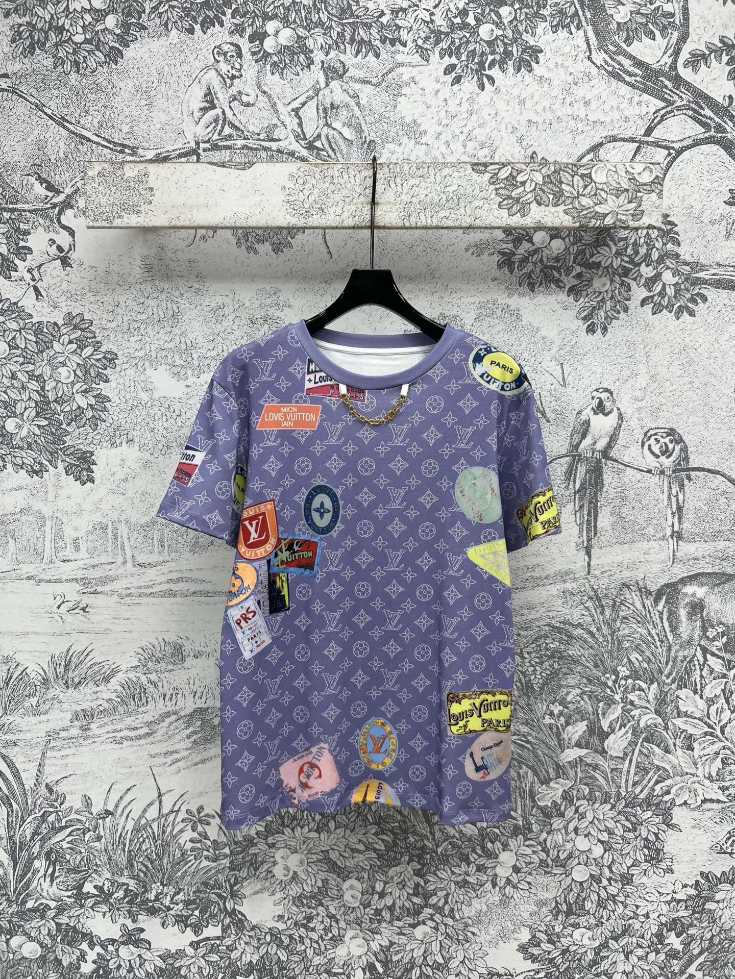 L家 25早春新款Monogram 图案老花提花短袖T恤 定制Monogram 图案印花暗纹老花纯棉面料