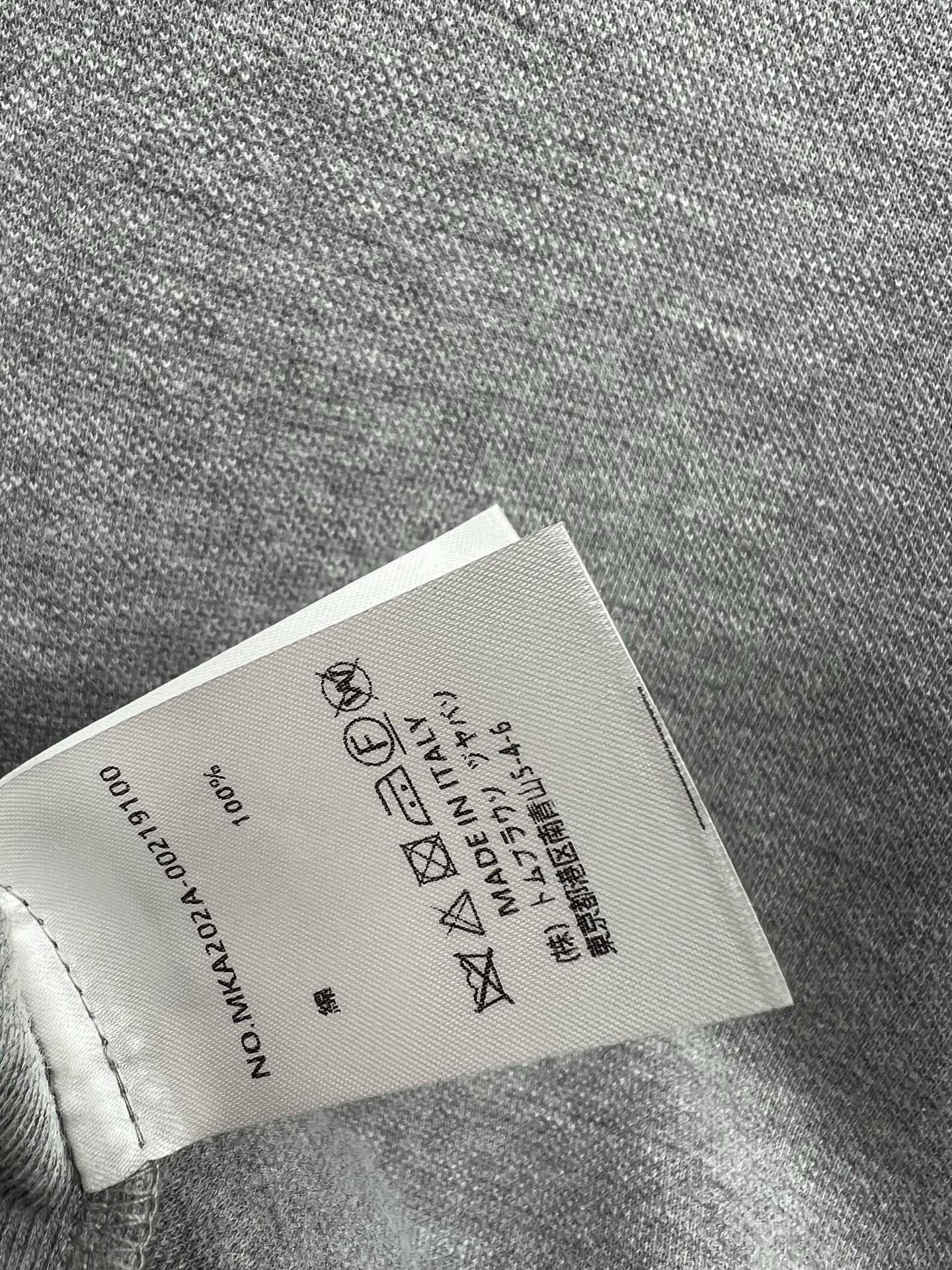 TB家 25早春新款 Polo领短袖杠条上衣+高腰百褶裙 充满青春校园风的套装 侧边经典定位杠条装饰 撞