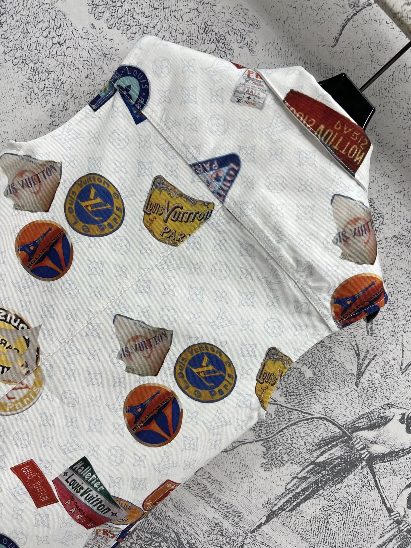 L家25早春新款 Monogram 图案老花牛仔系列 翻领马甲外套+翻领夹克外套+翻领无袖连衣裙+短裤+