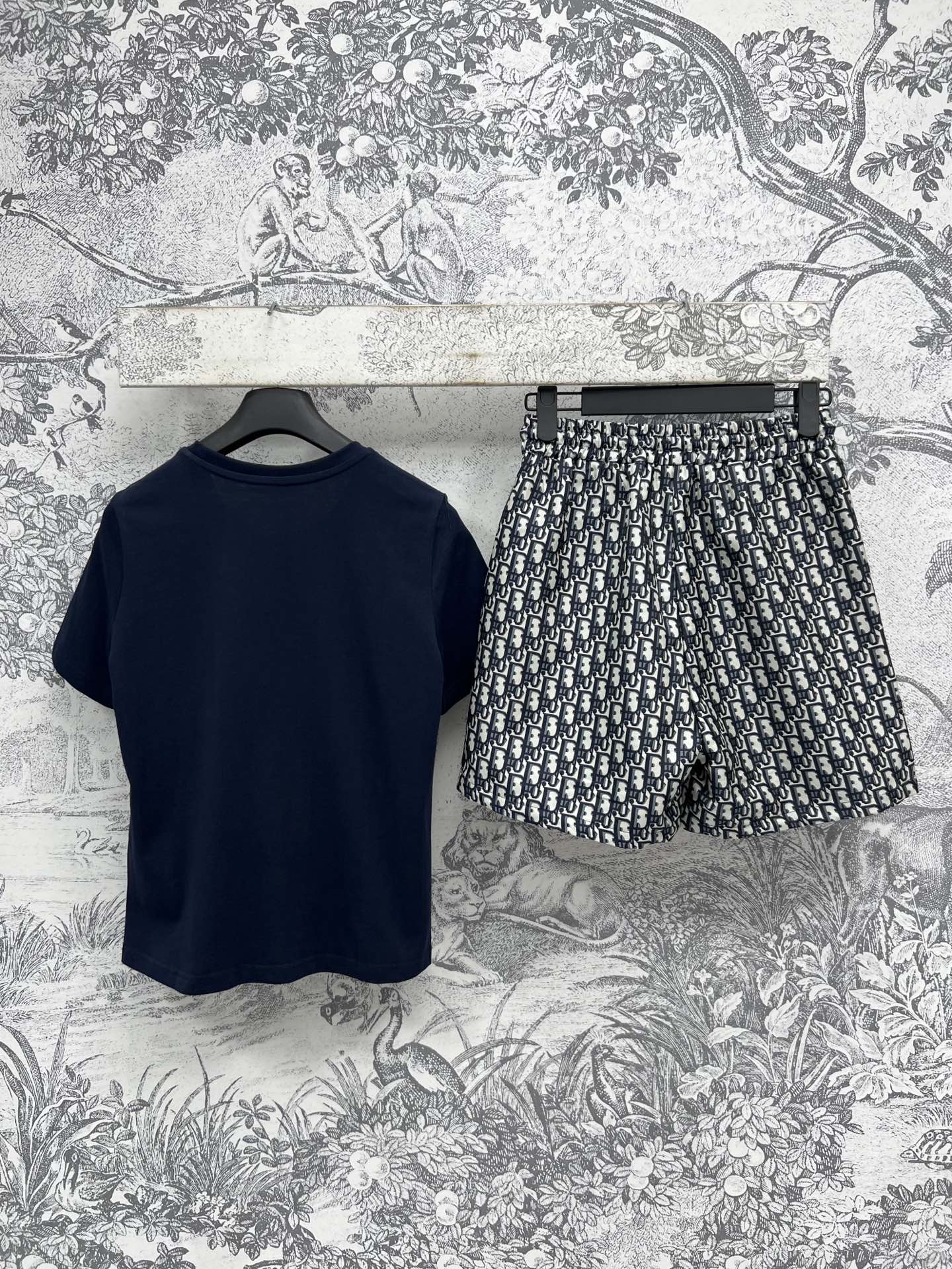 D家 25早春新款  logo短T+老花提花短裤 日常休闲套装 一套上身舒适又日常随性 简简单单无烦恼 