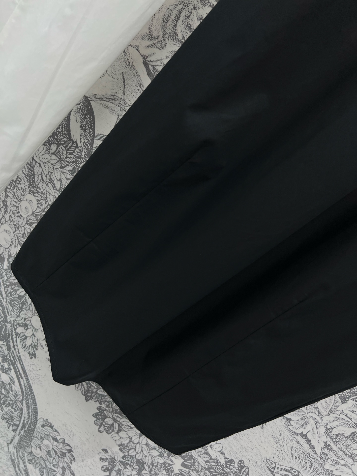 PD家 25早春新款 三角标尼龙花苞裙 订制尼龙面料 质感超舒服 logo松紧腰设计 经典三角标点缀 实