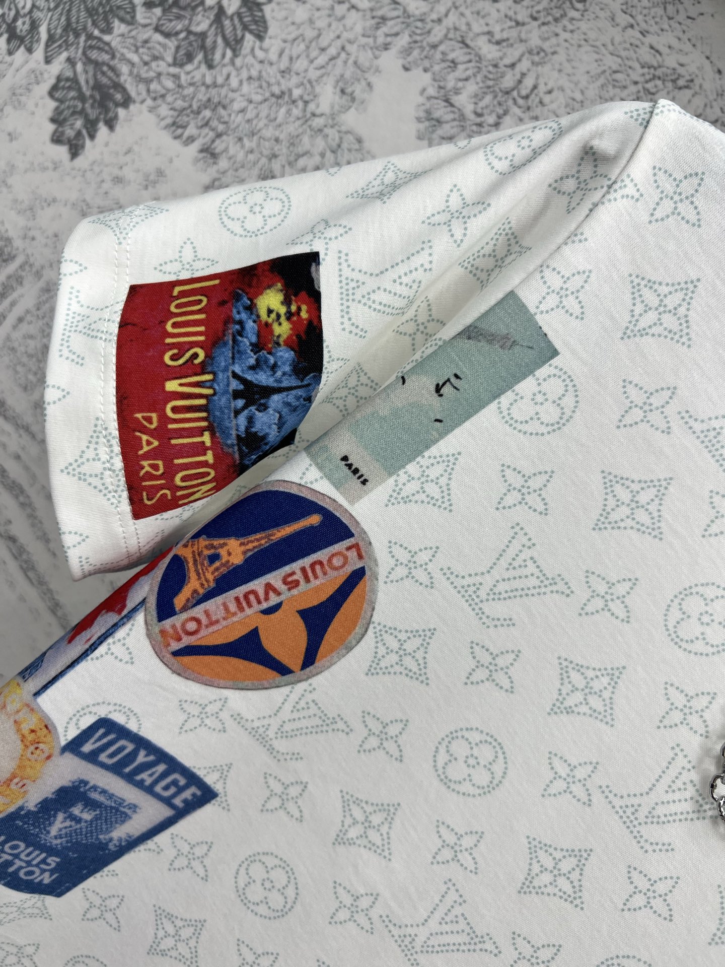 L家 25早春新款Monogram 图案老花提花短款短袖T恤 定制Monogram 图案印花暗纹老花纯棉
